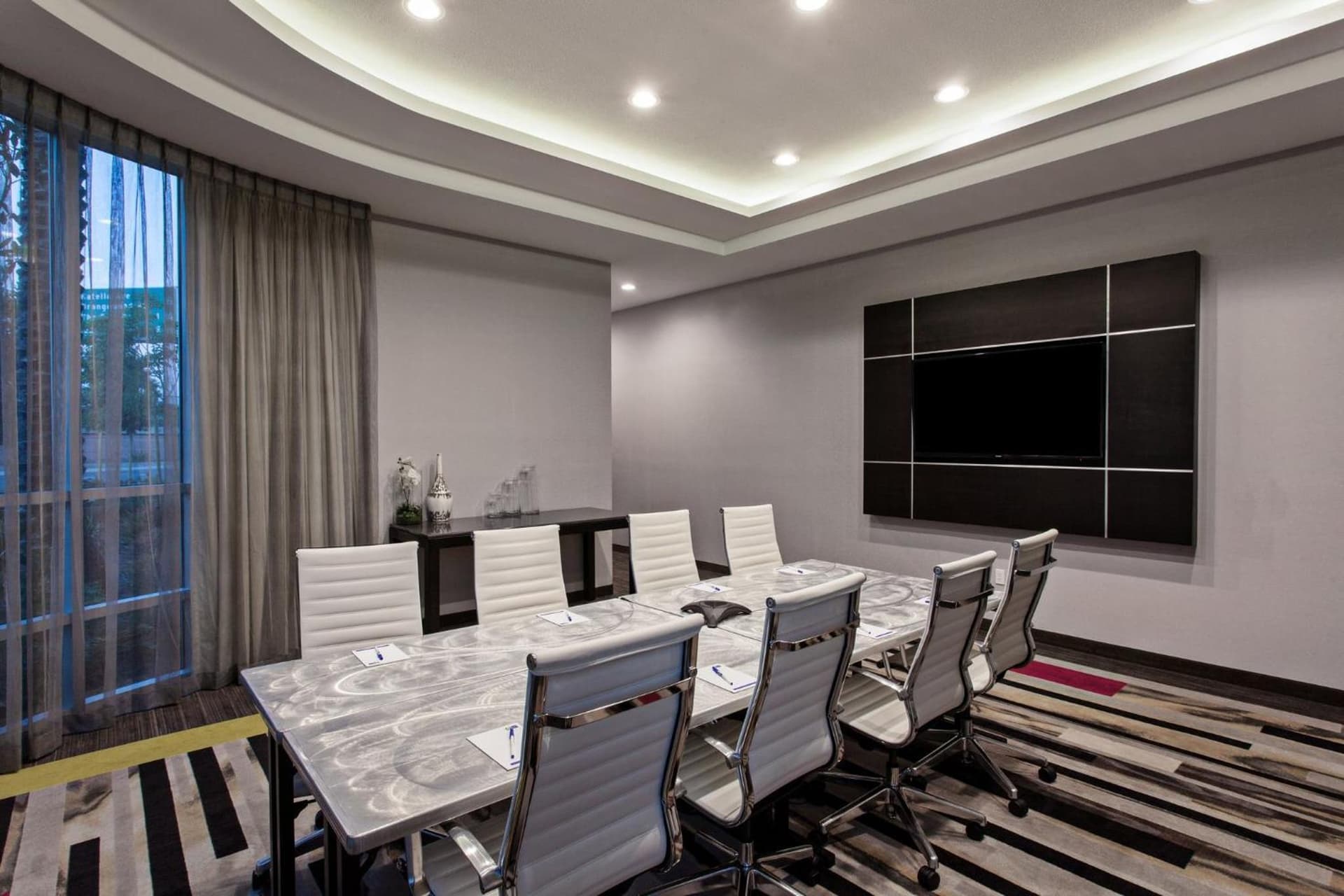 Holiday Inn Express & Suites Anaheim Resort Area by IHG gallery photo in Anaheim, CA — image 6