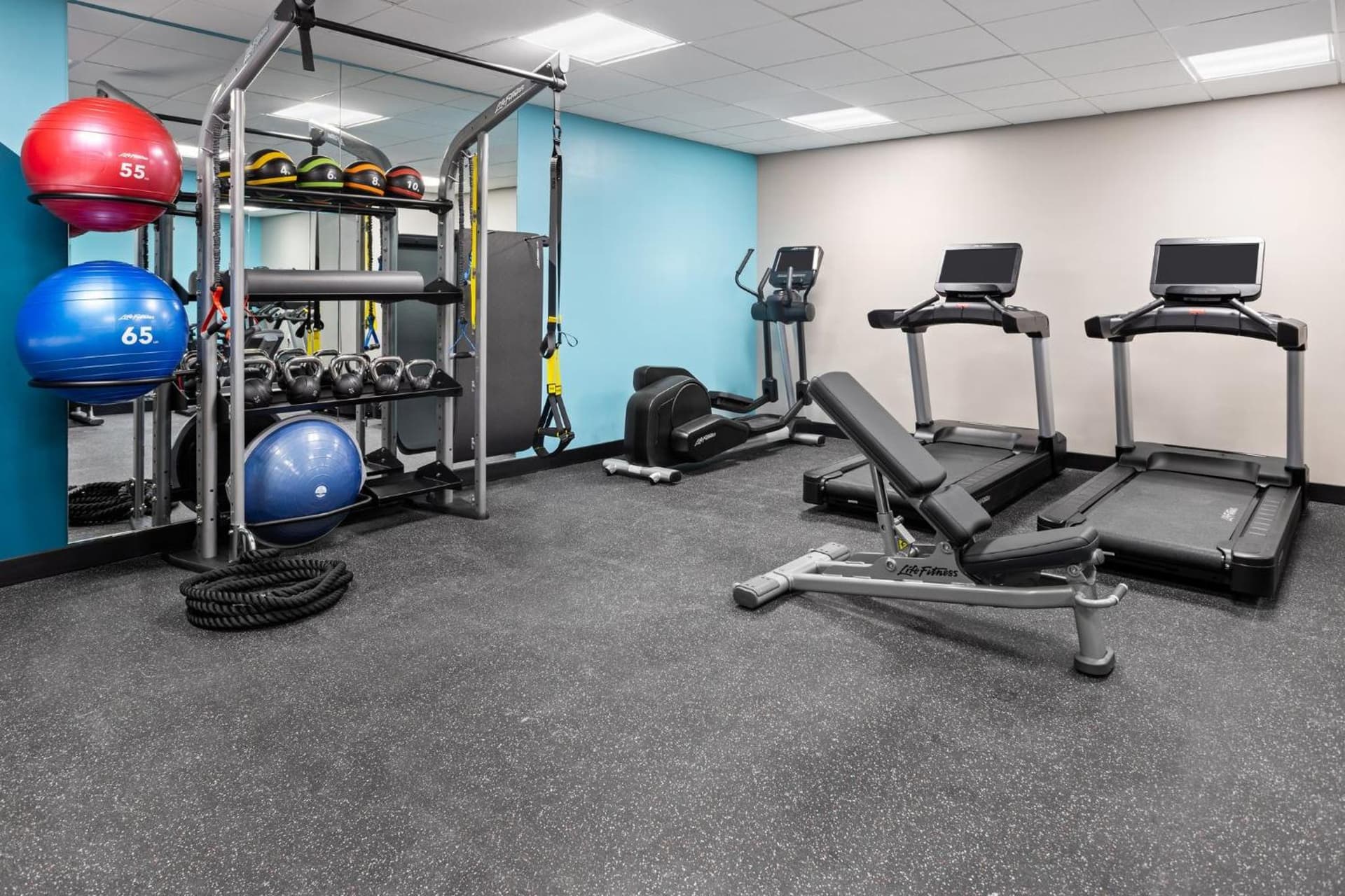 avid hotels - Brooklyn Dyker Heights by IHG gallery photo in Brooklyn, NY — image 55