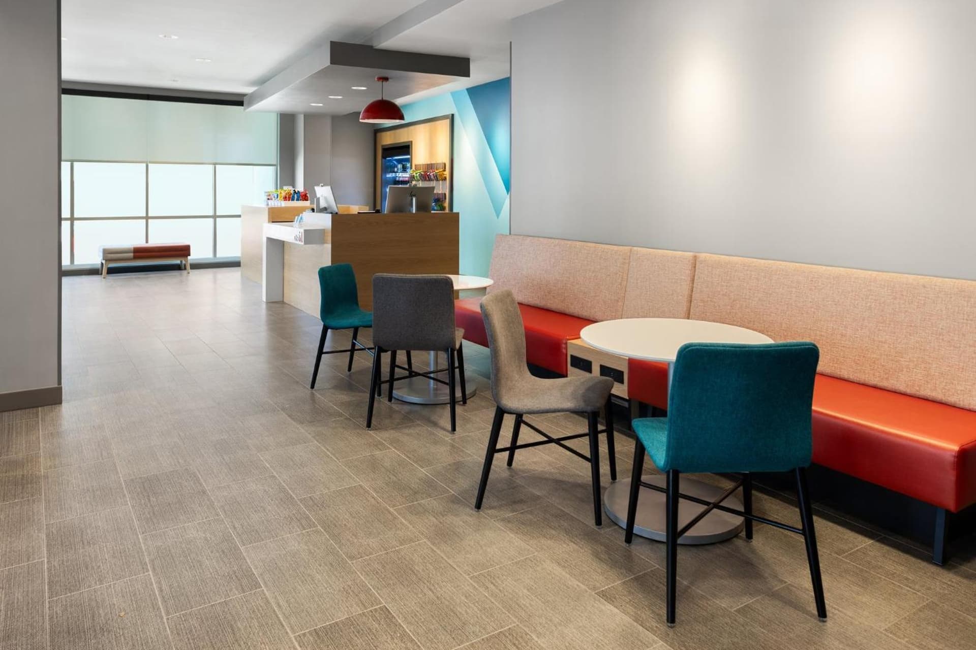 avid hotels - Brooklyn Dyker Heights by IHG gallery photo in Brooklyn, NY — image 35