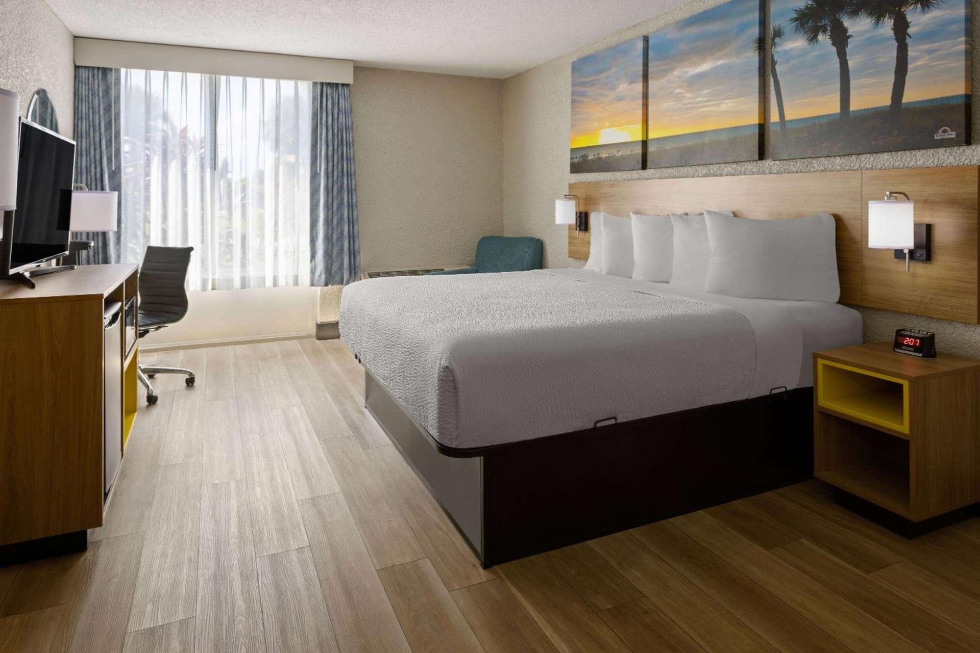 Days Inn & Suites by Wyndham Fort Pierce Midtown gallery photo in Fort Pierce, FL — image 16