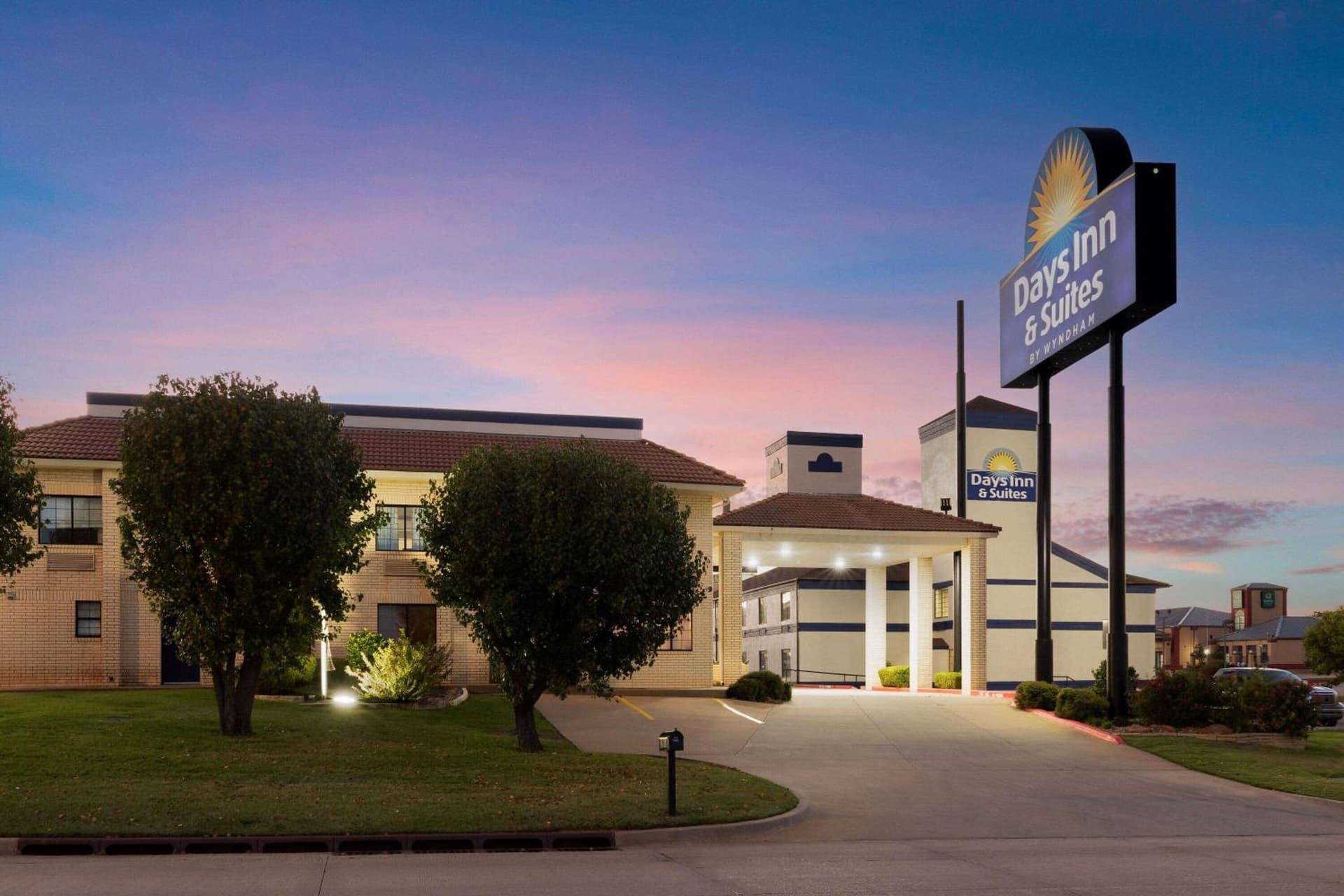 Days Inn by Wyndham Oklahoma City interior in Oklahoma City, OK — gallery photo 2