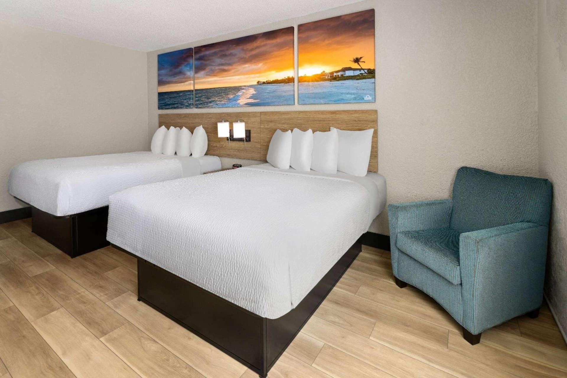 Days Inn & Suites by Wyndham Fort Pierce Midtown gallery photo in Fort Pierce, FL — image 11