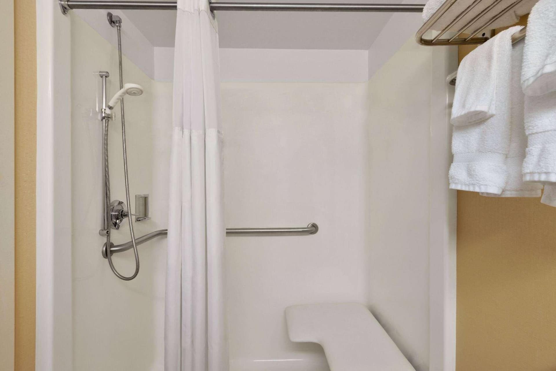Ramada Plaza by Wyndham Portland gallery photo in Portland, ME — image 39