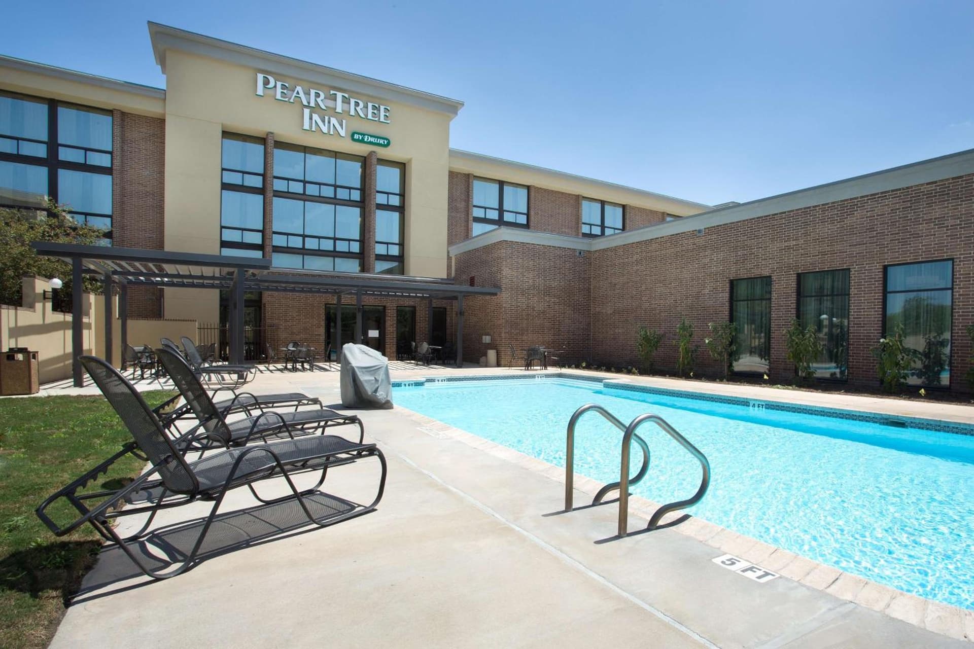 Heritage Inn & Suites San Antonio Airport, Trademark Wyndham gallery photo in San Antonio, TX — image 10