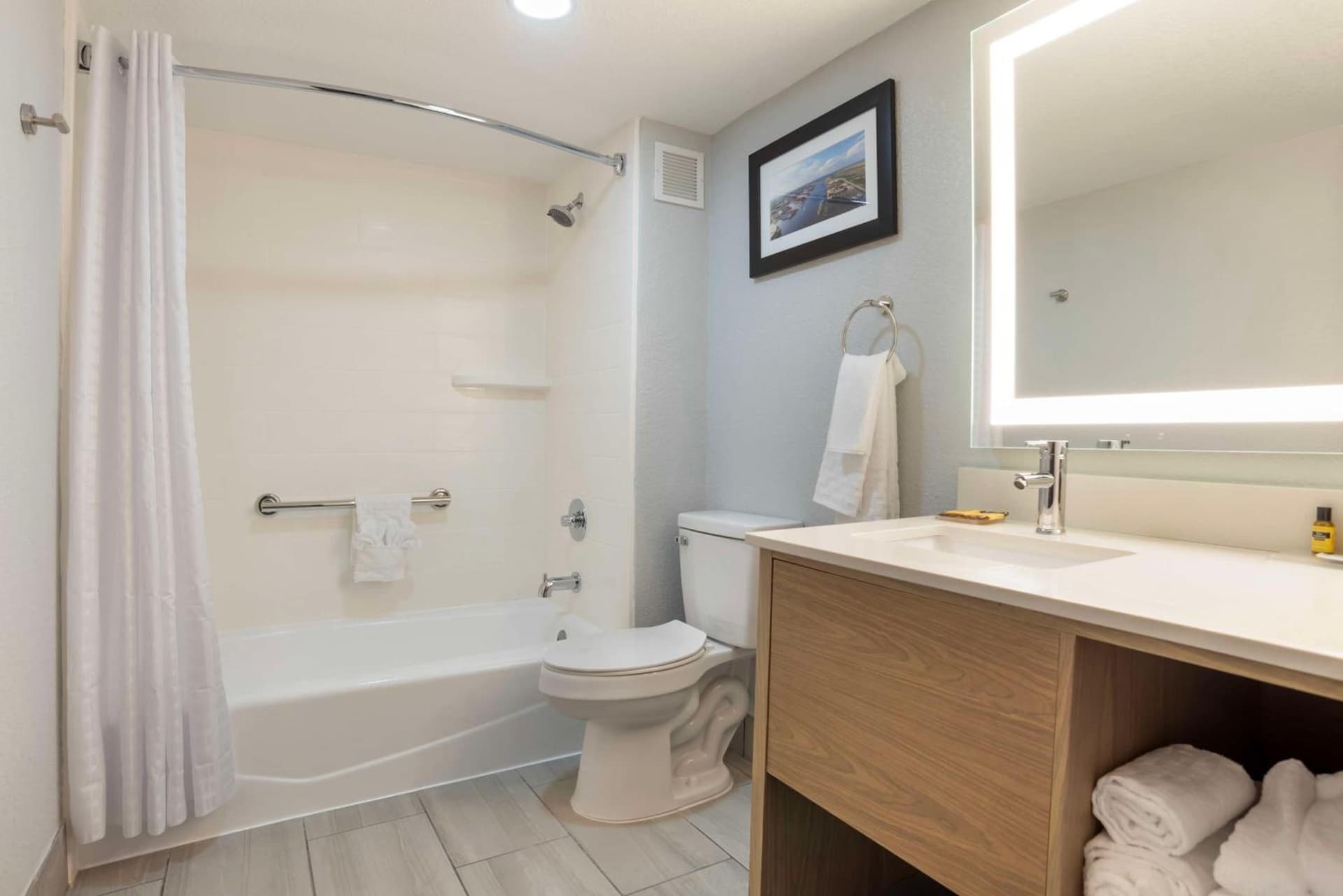 Best Western Plus Mobile Inn and Suites gallery photo in Mobile, AL — image 28