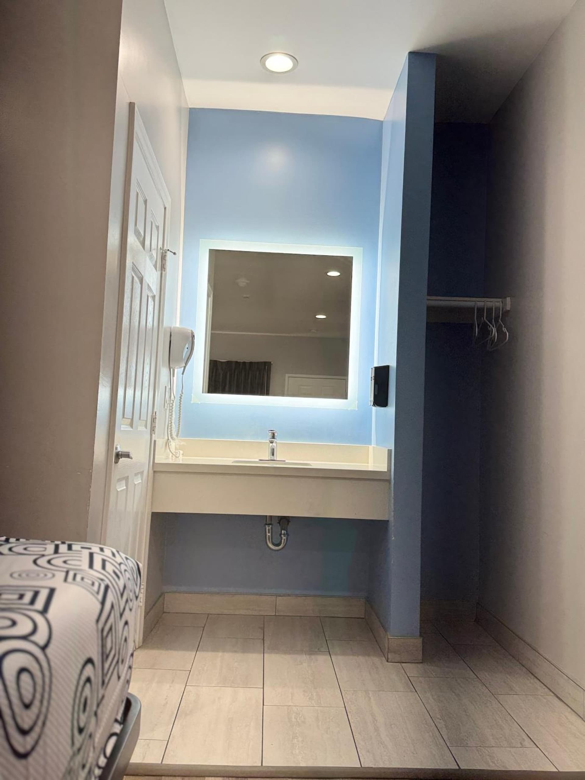 Surfside Inn Redondo Beach interior in Redondo Beach, CA — gallery photo 2