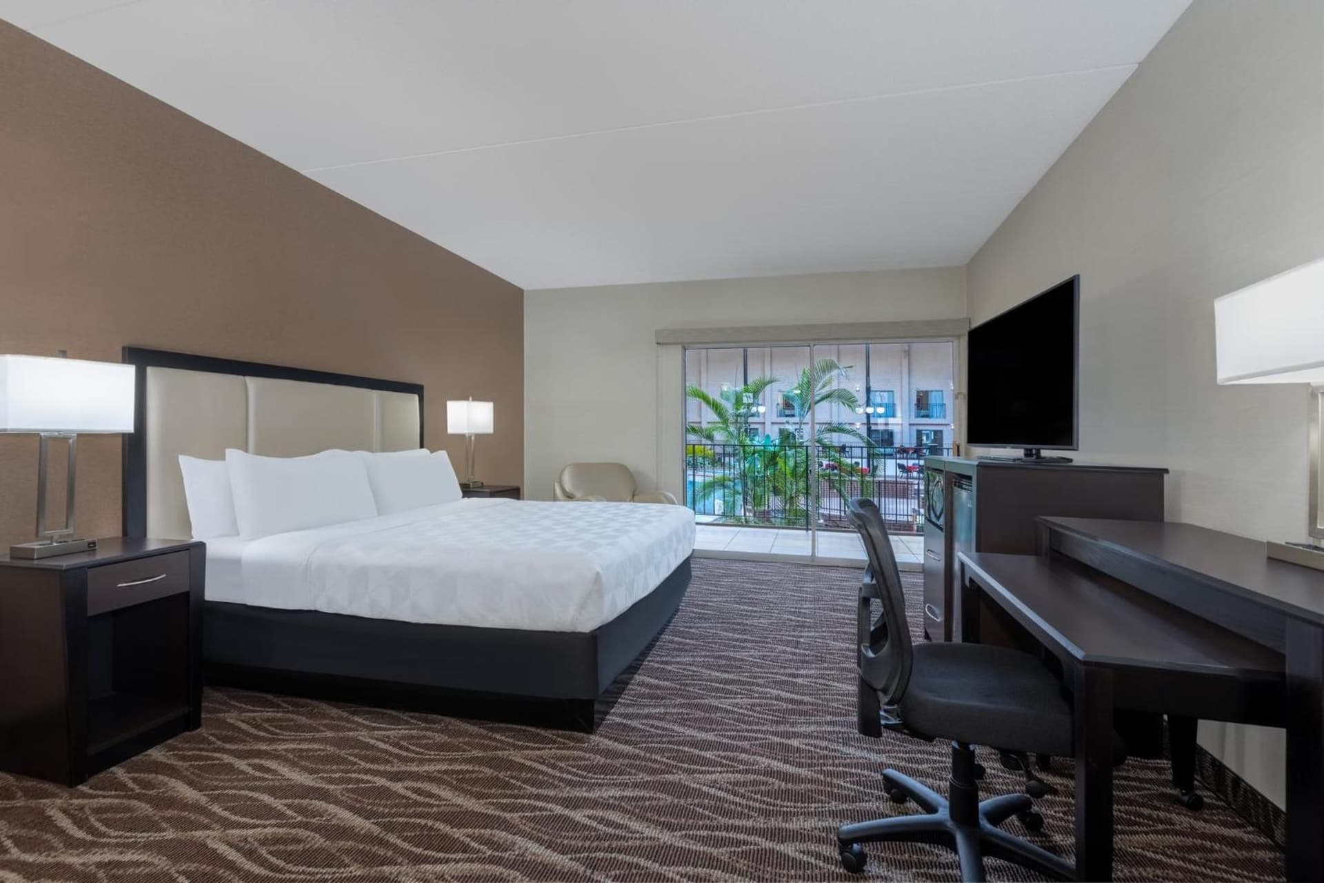 Holiday Inn Des Moines-Airport Conf Center by IHG gallery photo in Des Moines, IA — image 53