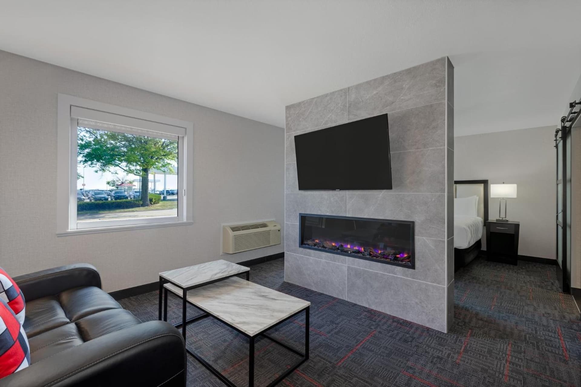 Holiday Inn Des Moines-Airport Conf Center by IHG property views in Des Moines, IA — gallery photo 3
