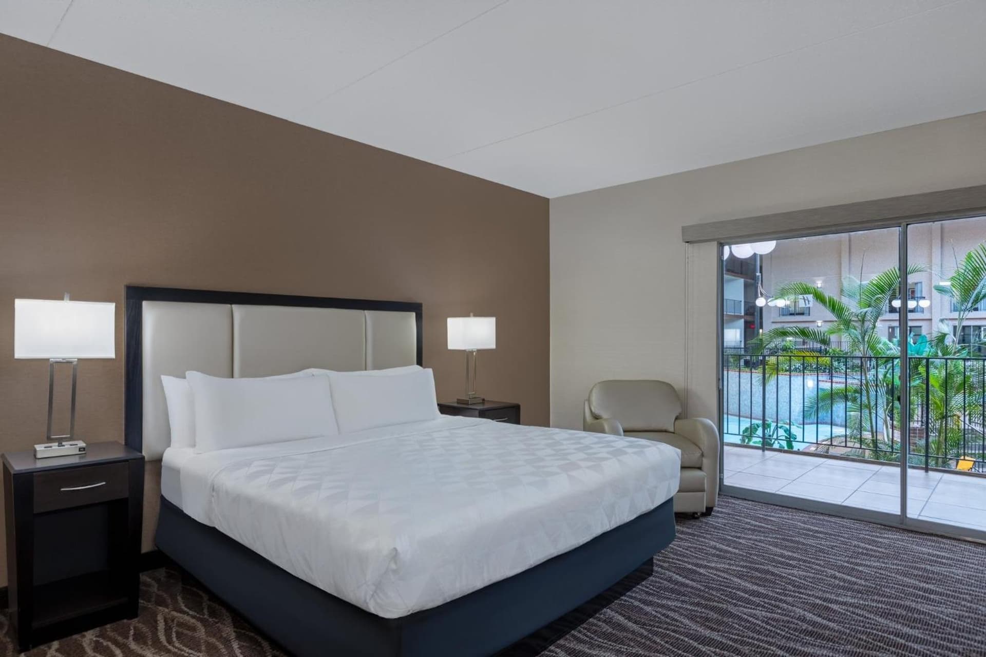 Holiday Inn Des Moines-Airport Conf Center by IHG gallery photo in Des Moines, IA — image 11