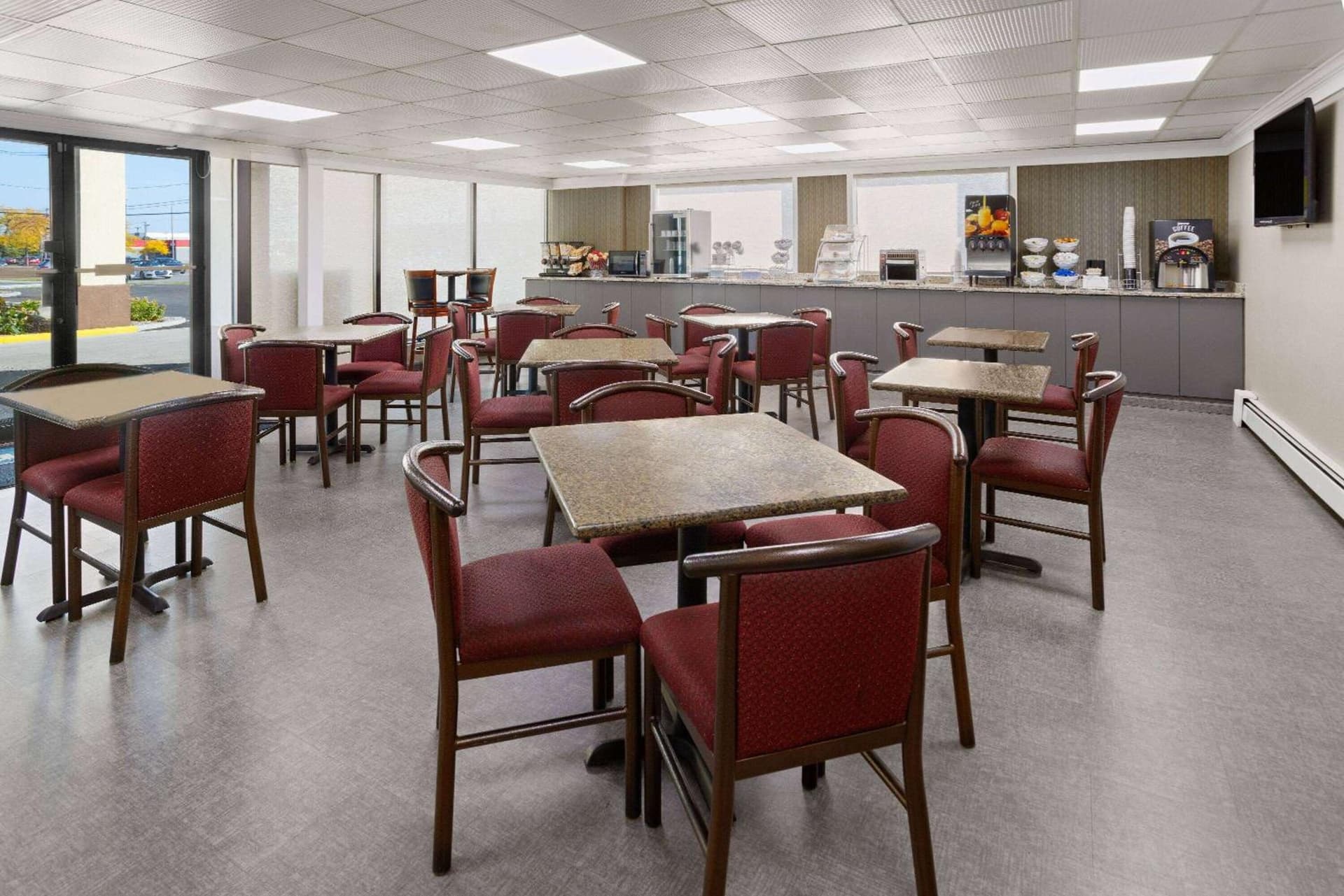Days Inn by Wyndham Tonawanda/Buffalo property views in Tonawanda, NY — gallery photo 3