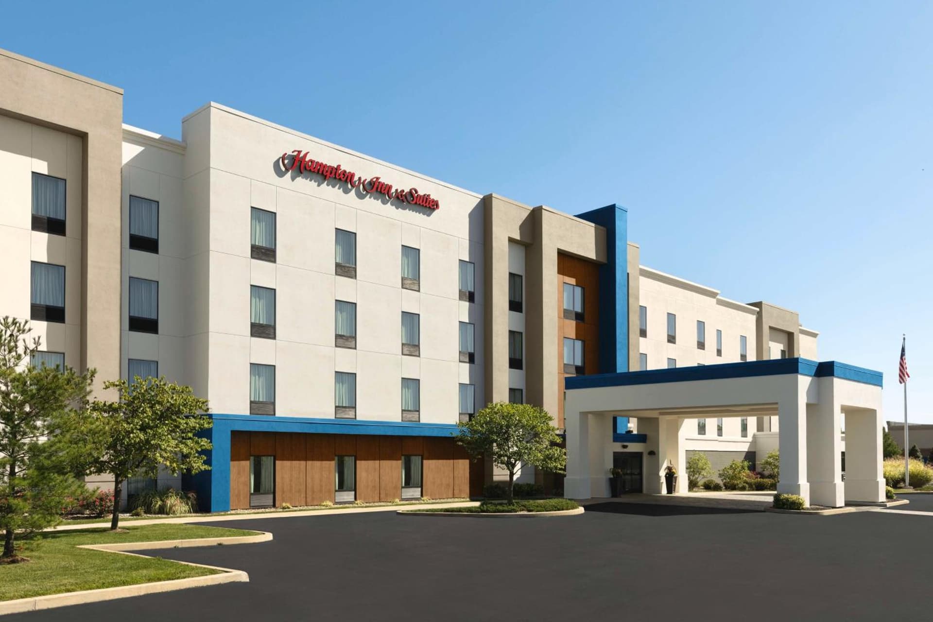 Hampton Inn & Suites York South interior in York, PA — gallery photo 2