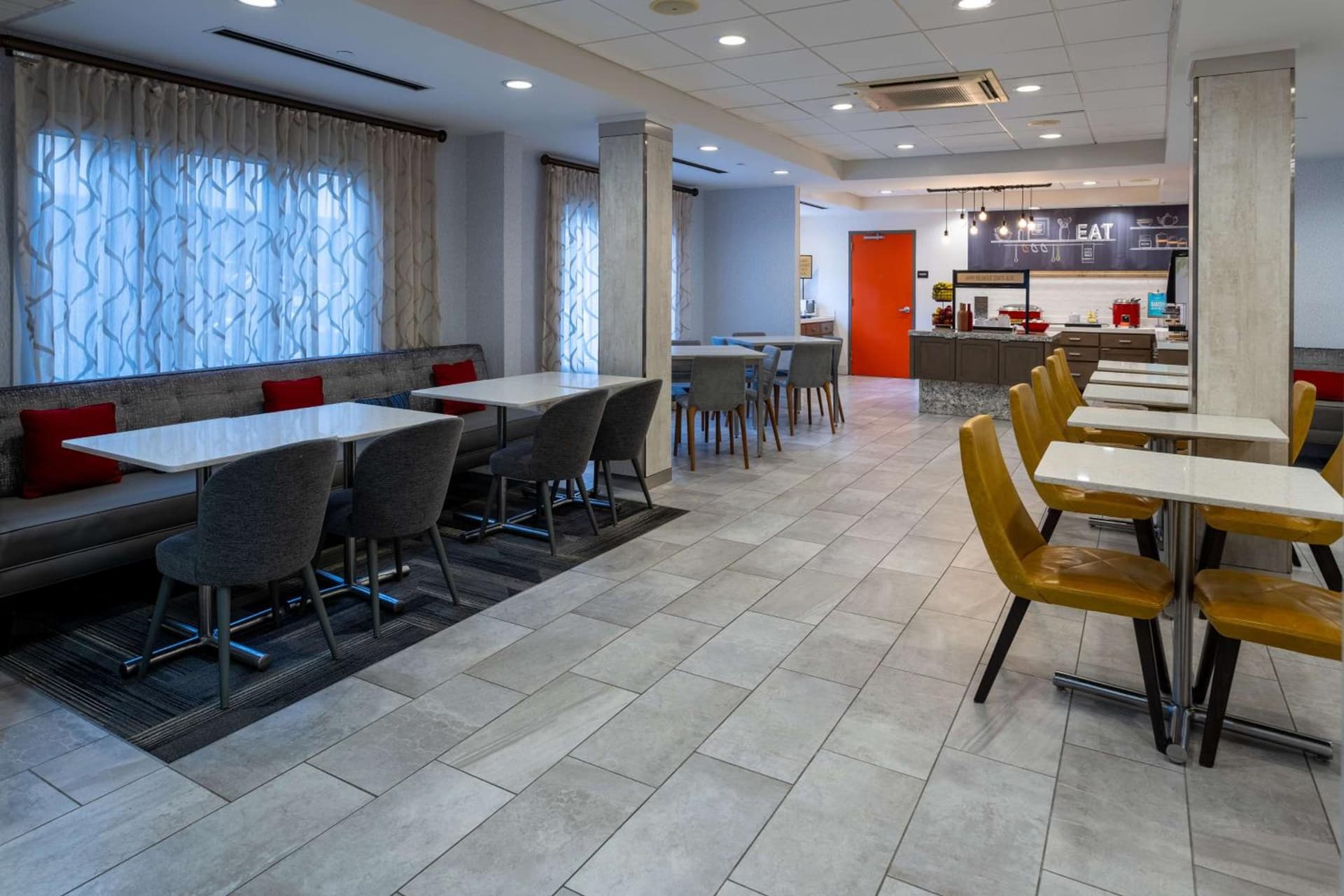 Hampton Inn Atlanta-Georgia Tech-Downtown property views in Atlanta, GA — gallery photo 3