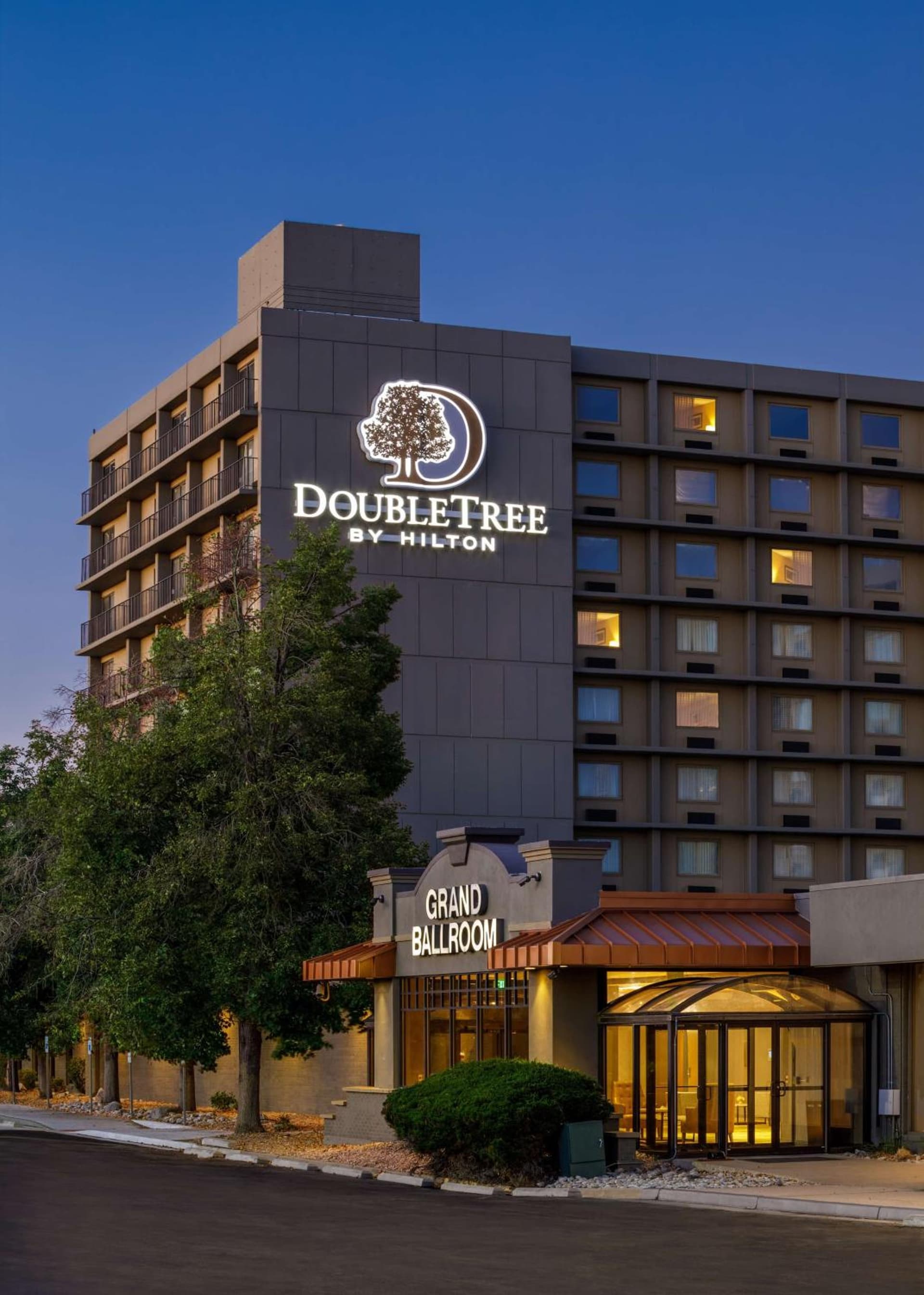 DoubleTree by Hilton Hotel Denver interior in Denver, CO — gallery photo 2