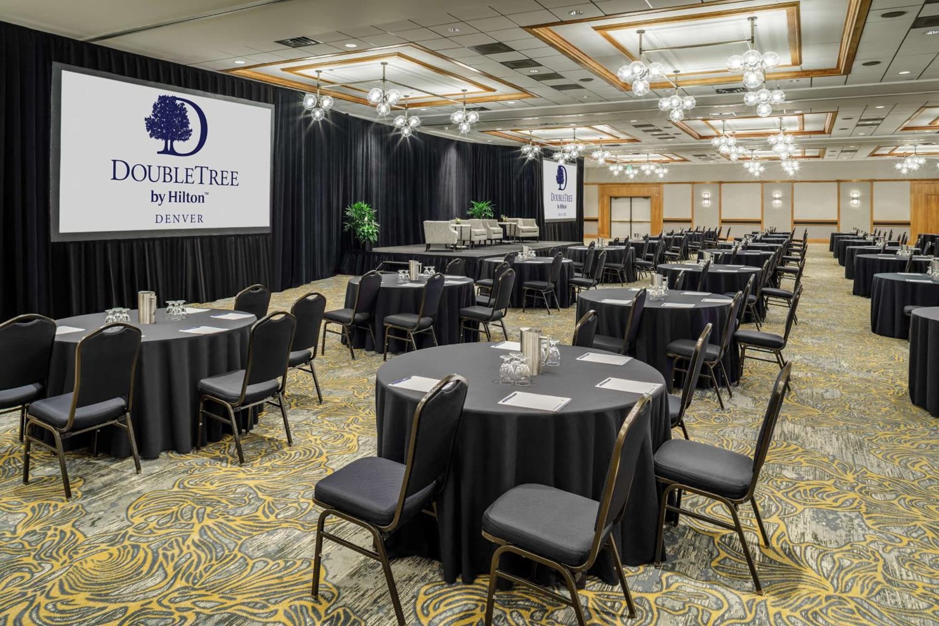 DoubleTree by Hilton Hotel Denver gallery photo in Denver, CO — image 7