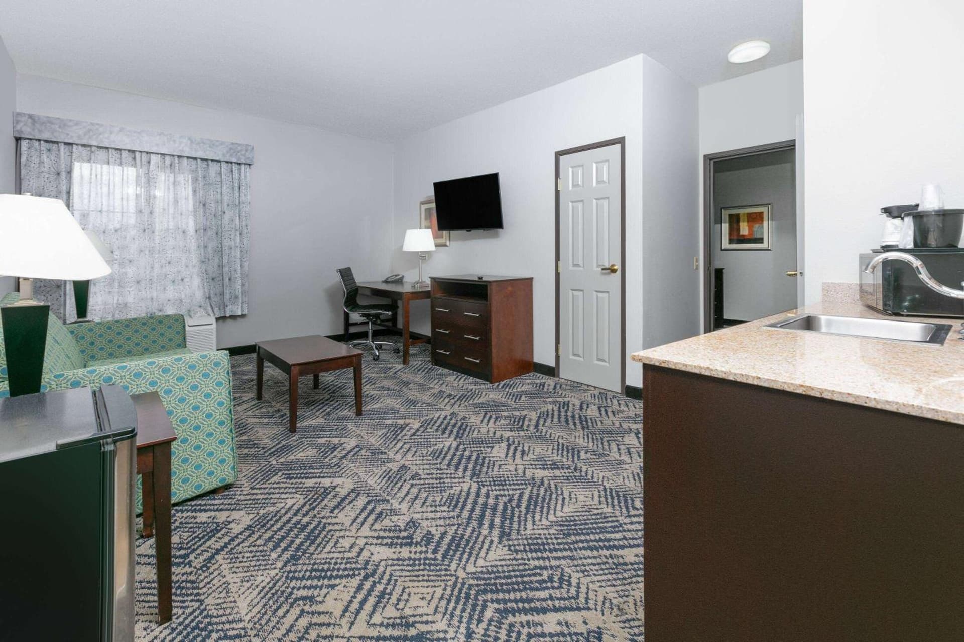 La Quinta by Wyndham Tulsa Airport / Expo Square gallery photo in Tulsa, OK — image 32