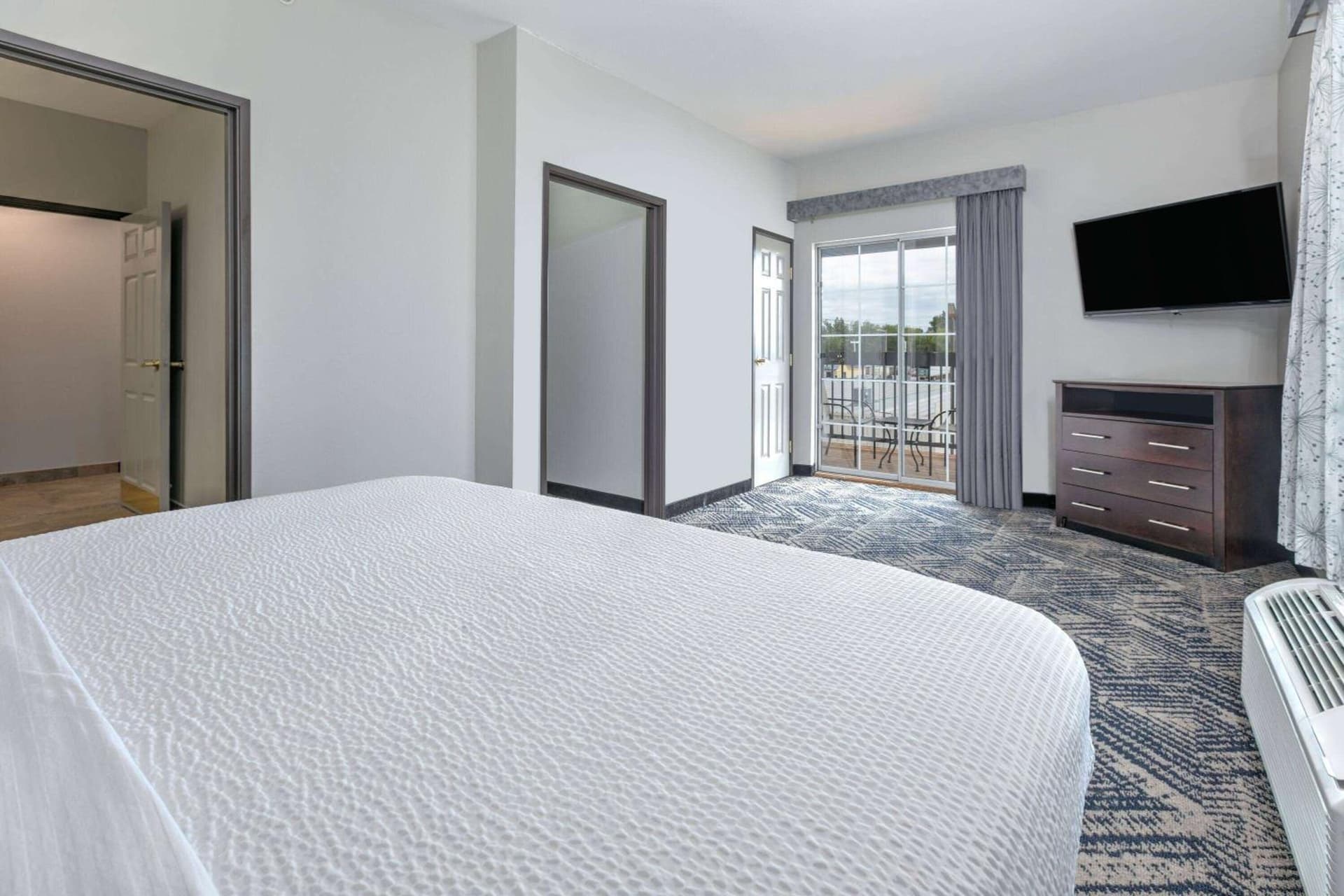 La Quinta by Wyndham Tulsa Airport / Expo Square gallery photo in Tulsa, OK — image 20
