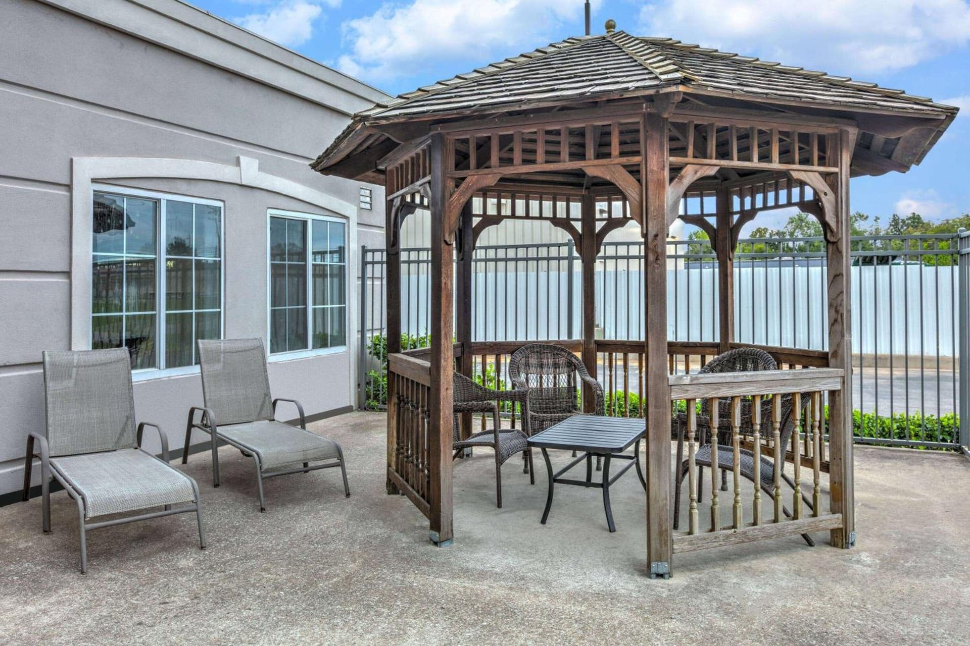 La Quinta by Wyndham Tulsa Airport / Expo Square gallery photo in Tulsa, OK — image 38