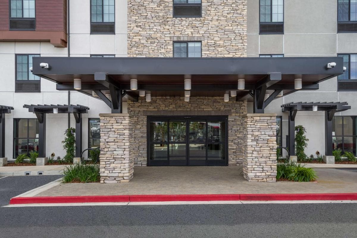 Hampton Inn Concord interior in Concord, CA — gallery photo 2