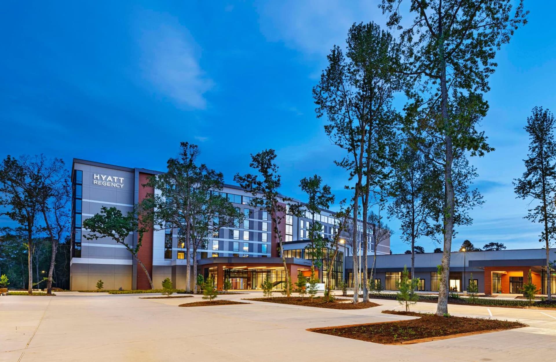 Hyatt Regency Conroe interior in Conroe, TX — gallery photo 2