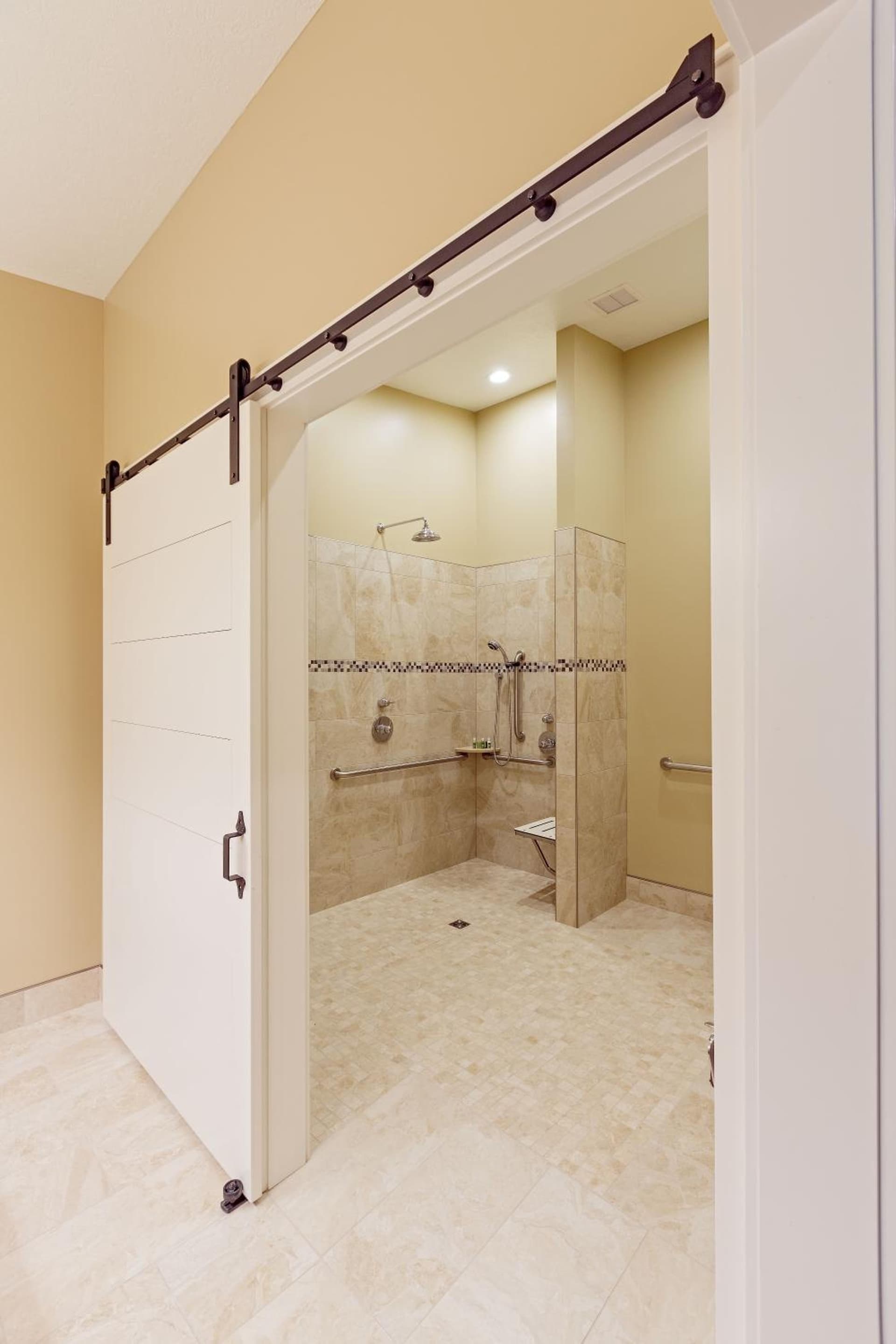 Berlin Resort interior in Millersburg, OH — gallery photo 2