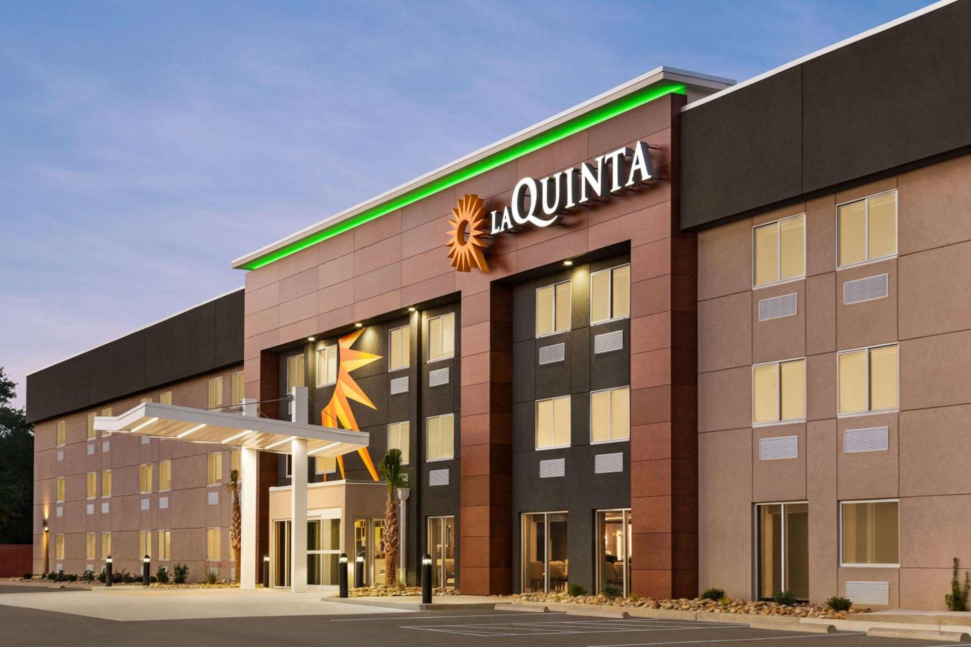 La Quinta Inn by Wyndham Columbia NE/Fort Jackson exterior or lobby in Columbia, SC — main listing photo