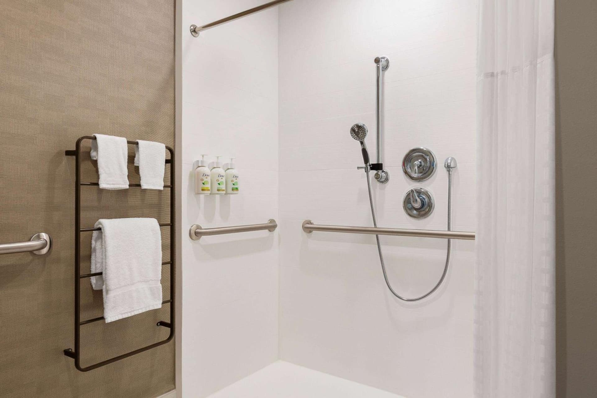 La Quinta Inn by Wyndham Columbia NE/Fort Jackson gallery photo in Columbia, SC — image 11