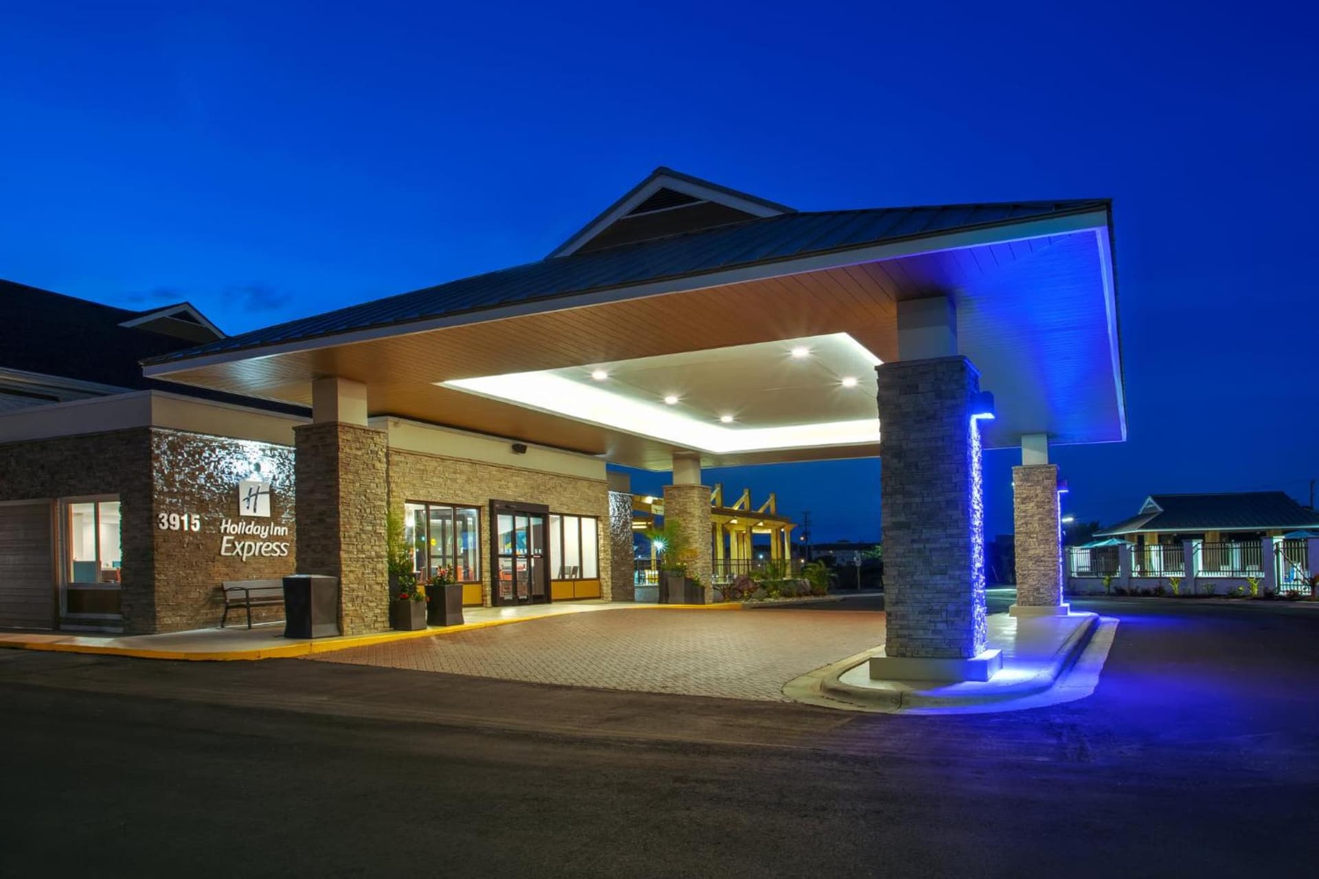 Holiday Inn Express Kitty Hawk - Outer Banks by IHG featured exterior or lobby in Kitty Hawk, NC — similar hotel