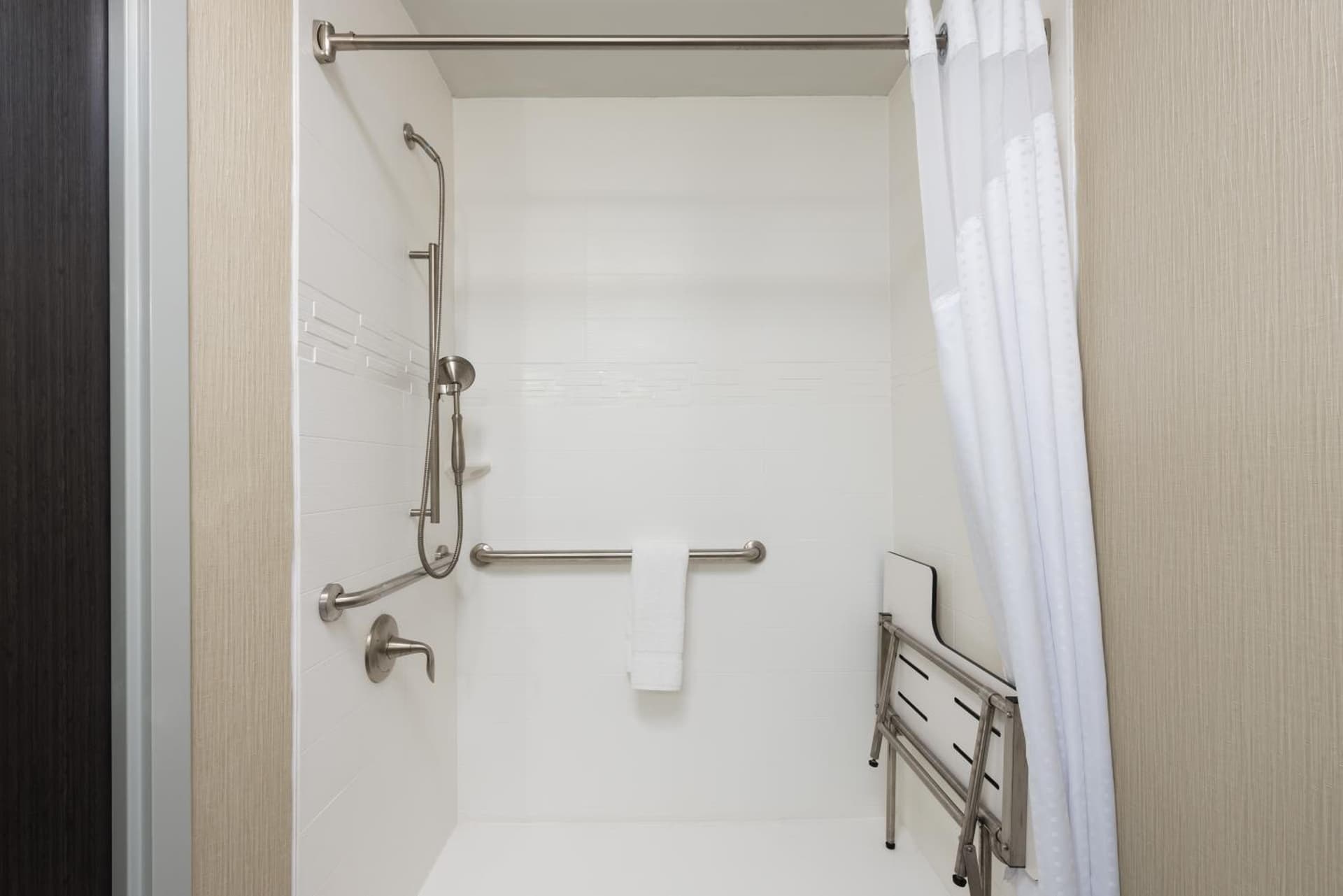 Holiday Inn Express and Suites Norman by IHG gallery photo in Norman, OK — image 19