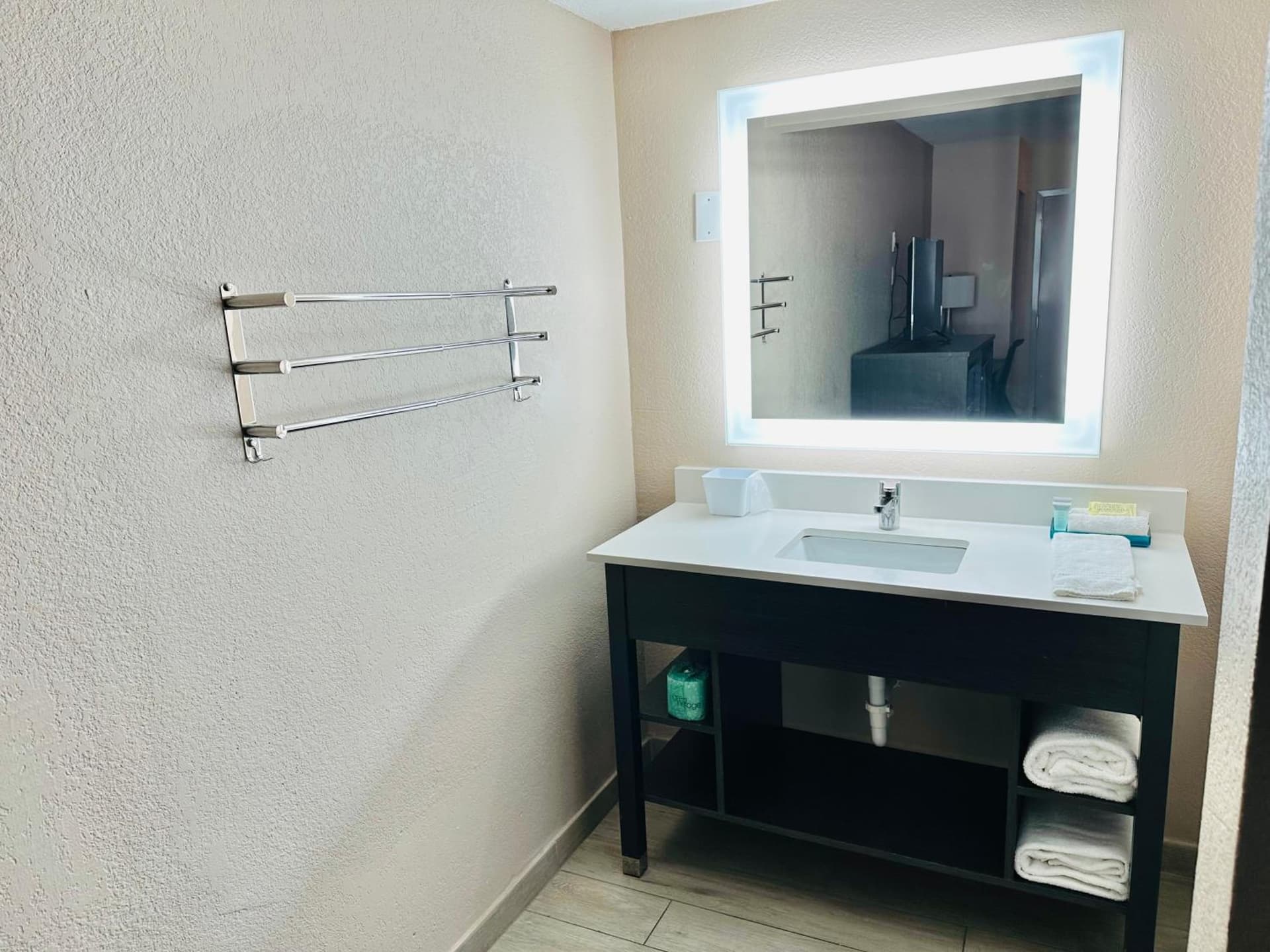 Tropical Inn & Suites gallery photo in Clearwater, FL — image 29