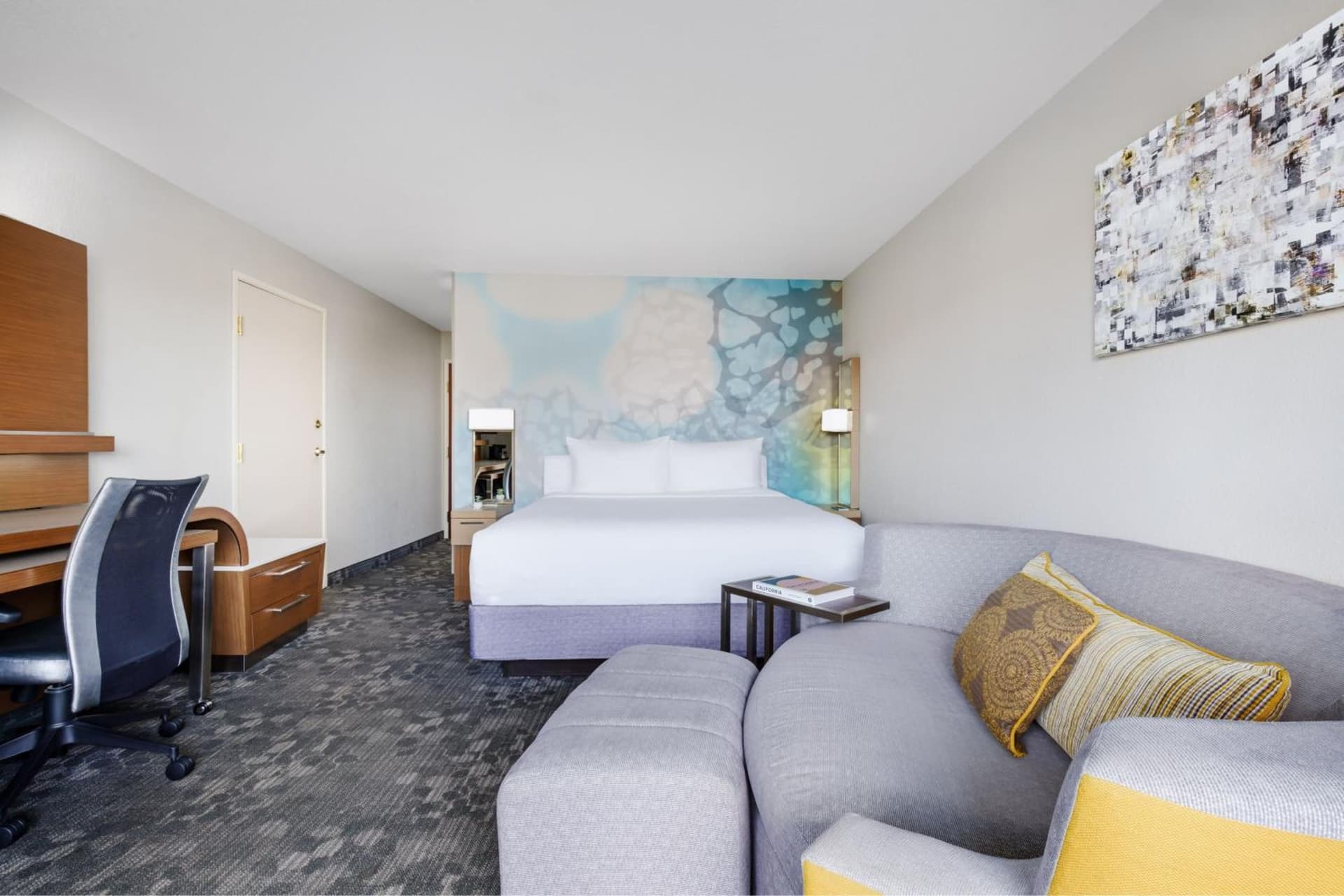 Courtyard by Marriott Palmdale gallery photo in Palmdale, CA — image 32