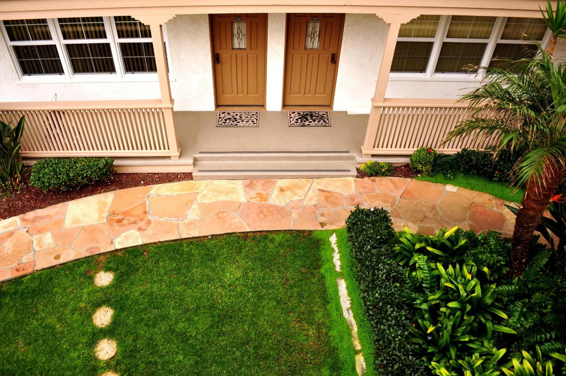 Casa De La Playa interior in San Diego, CA — gallery photo 2