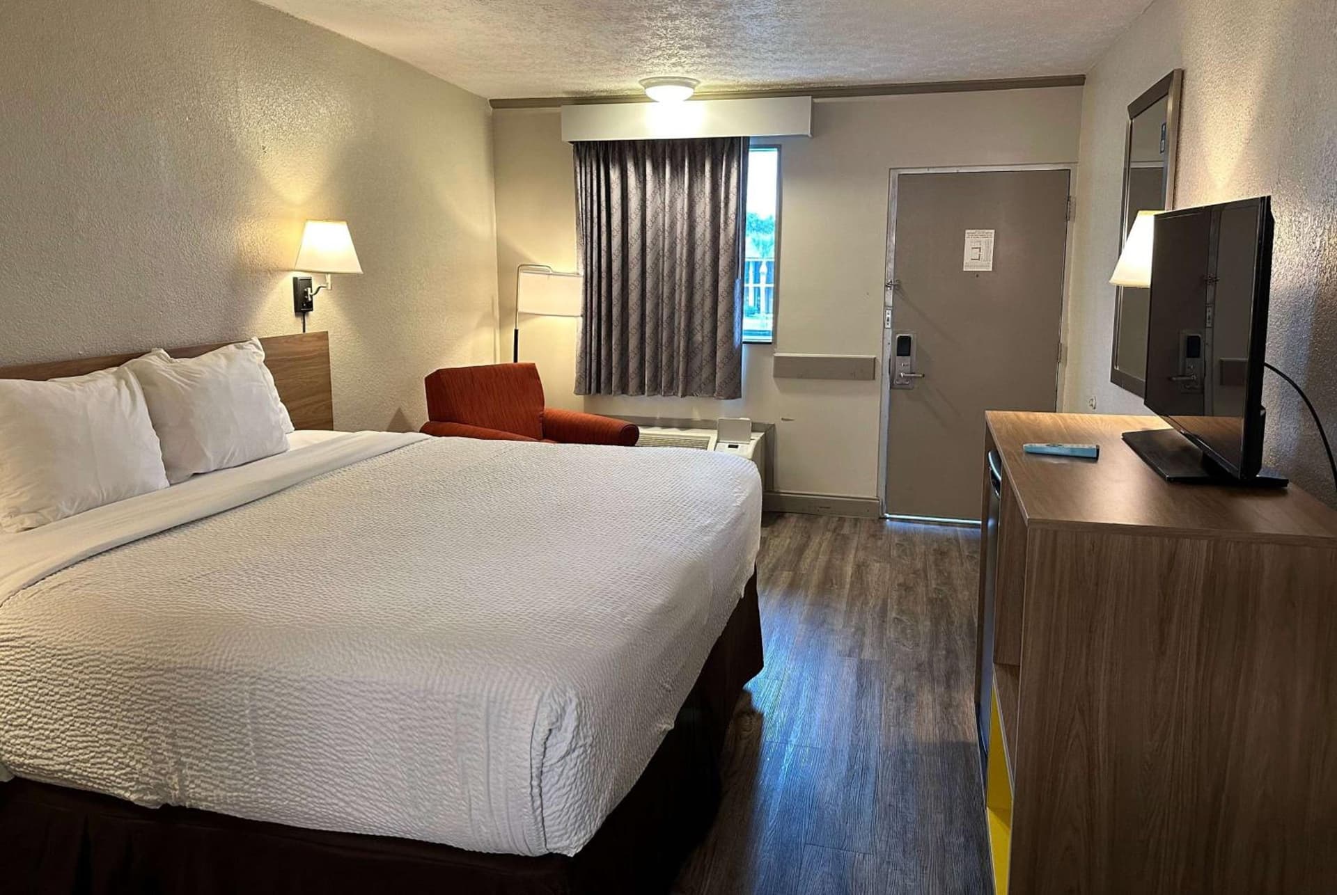 Days Inn by Wyndham St Augustine I-95-Outlet Mall interior in St. Augustine, FL — gallery photo 2