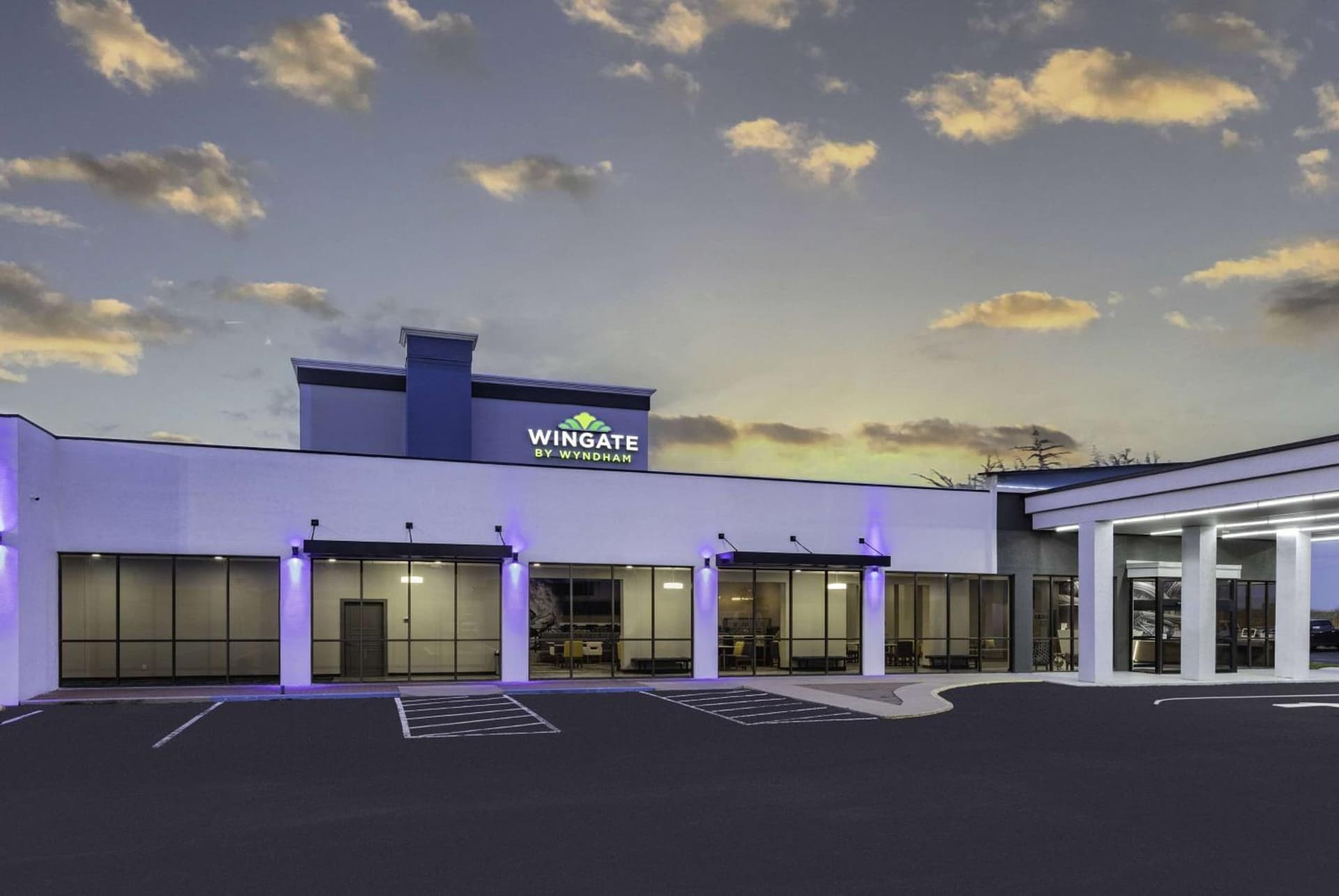 Wingate by Wyndham Wichita Airport interior in Wichita, KS — gallery photo 2