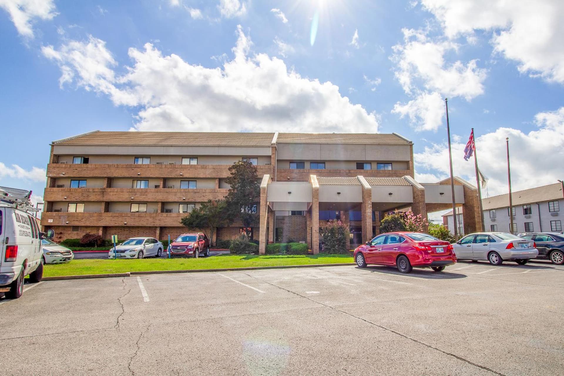 Tulsa Square Hotel Central, I-44 By OYO property views in Tulsa, OK — gallery photo 3