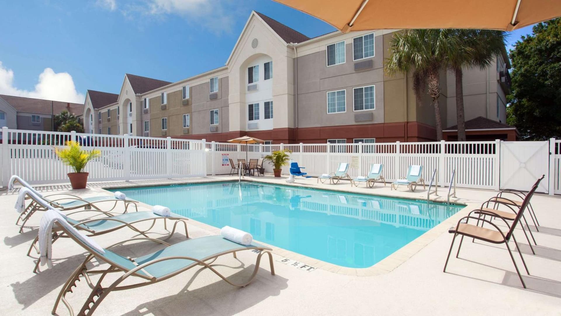 Sonesta Simply Suites Clearwater St Petersburg interior in Clearwater, FL — gallery photo 2