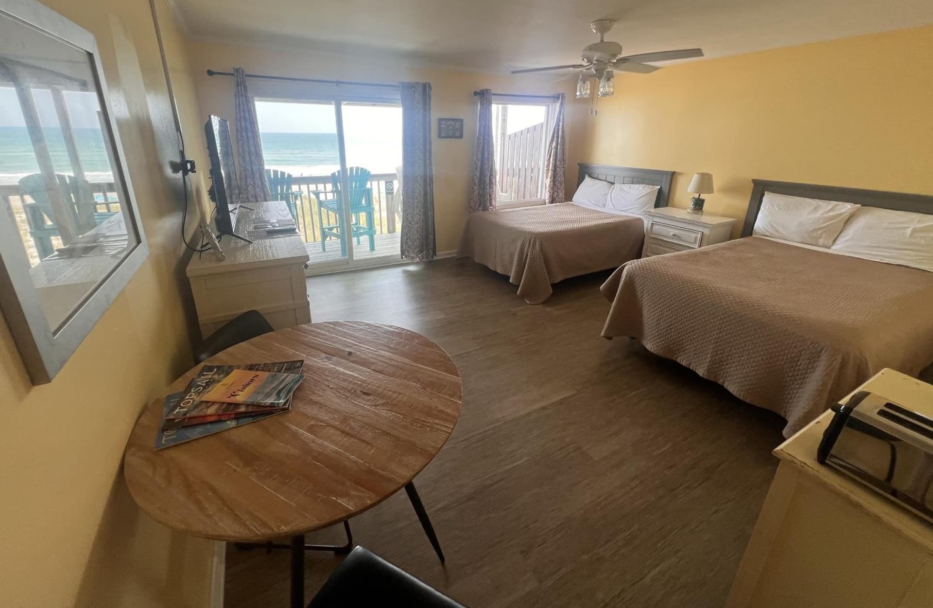 Sea Vista Motel gallery photo in Topsail Beach, NC — image 211