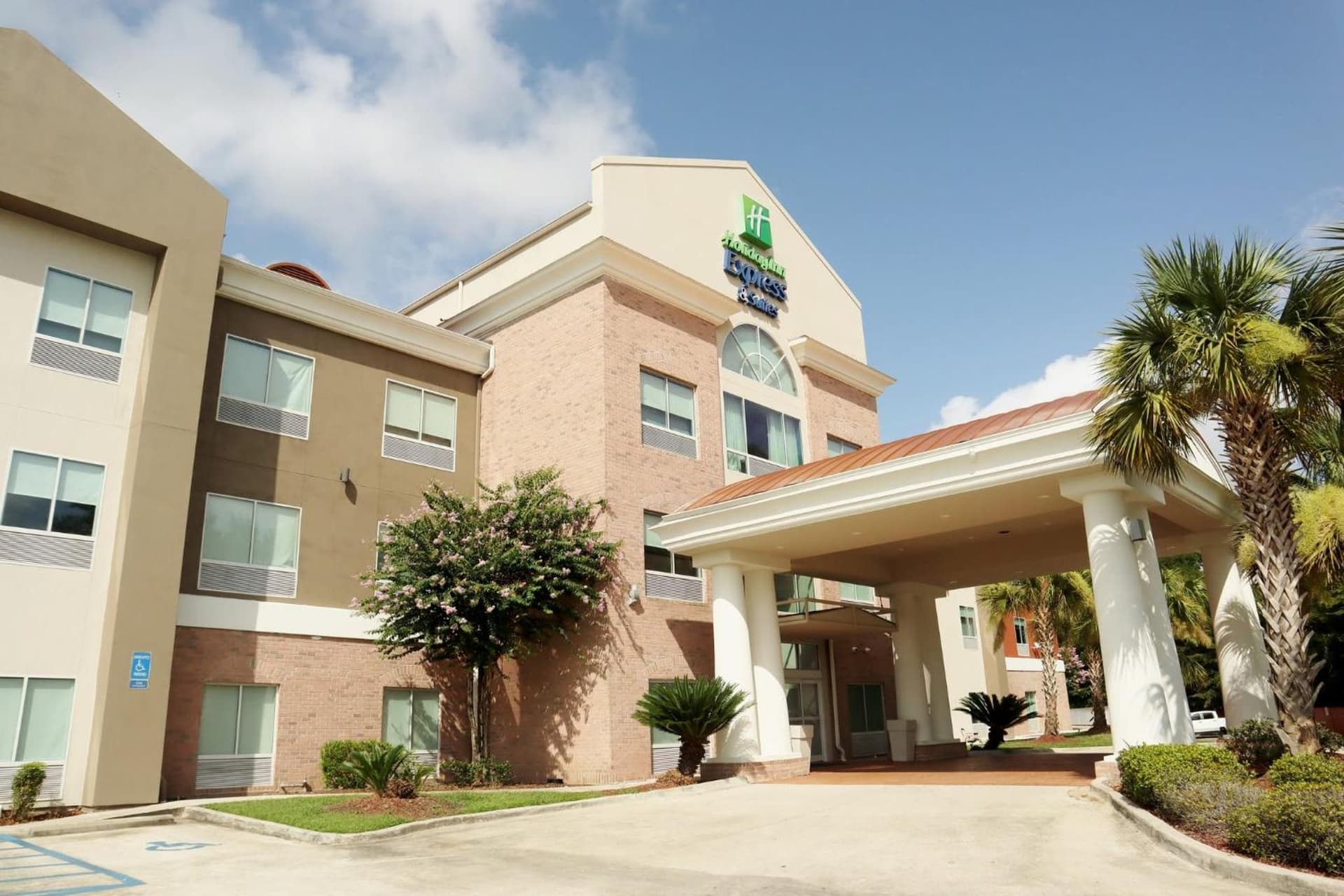 Holiday Inn Express Baton Rouge North by IHG featured exterior or lobby in Zachary, LA — similar hotel