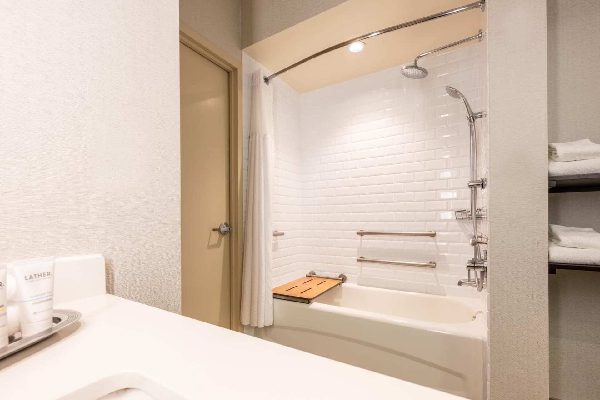Grand Bay Hotel San Francisco gallery photo in Redwood City, CA — image 32