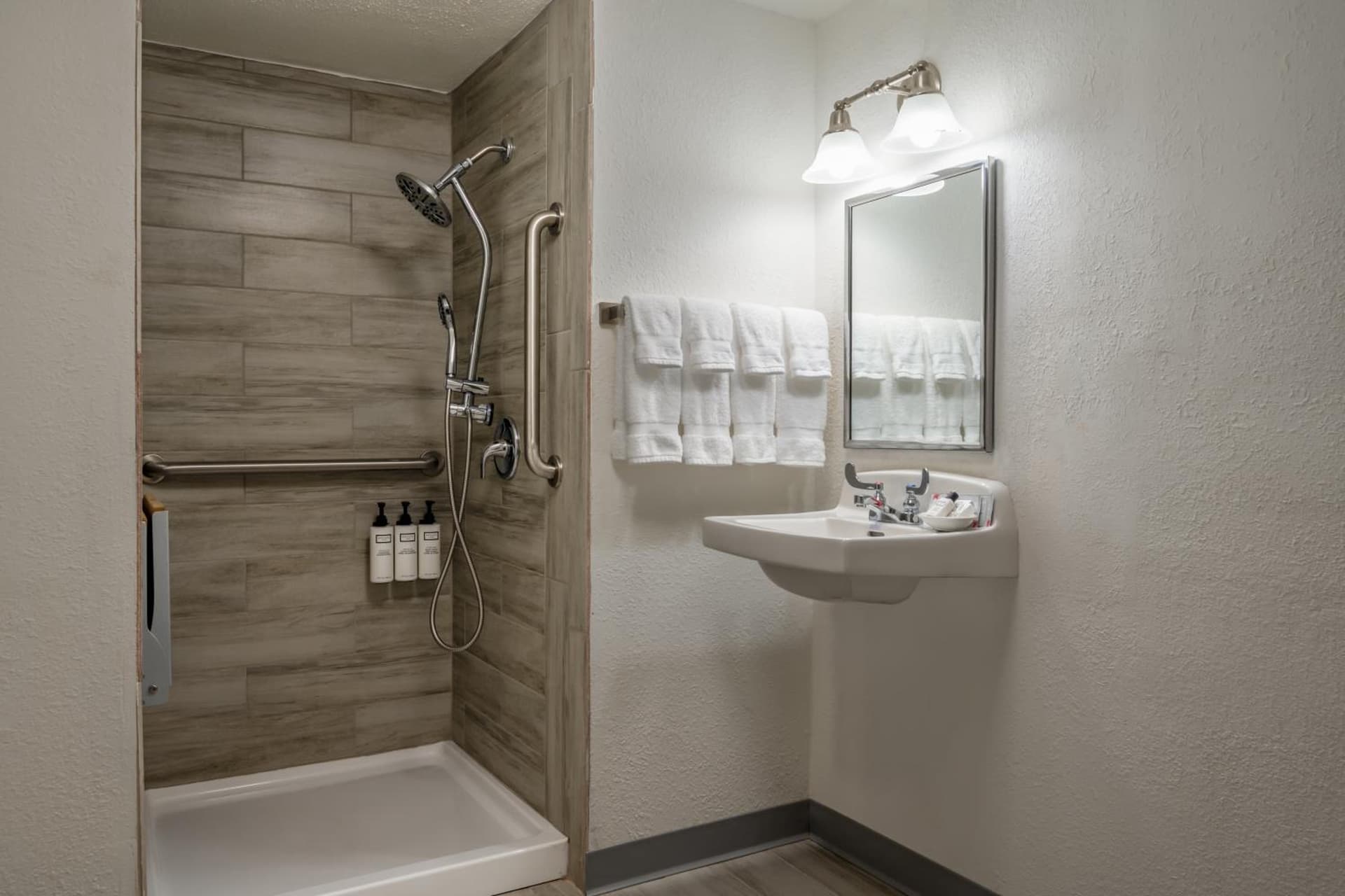 Wyndham Garden Columbia-Ft Jackson gallery photo in Columbia, SC — image 36