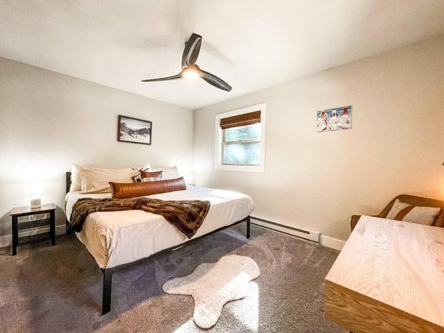 NEW Remodeled Cozy Mountain Getaway property views in Breckenridge, CO — gallery photo 3