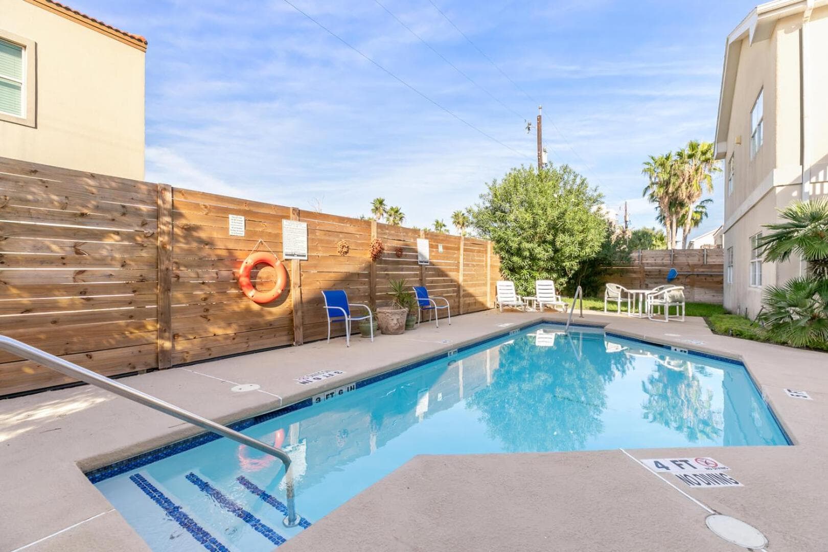 Ground floor condo w pool, next to the beach! interior in South Padre Island, TX — gallery photo 2