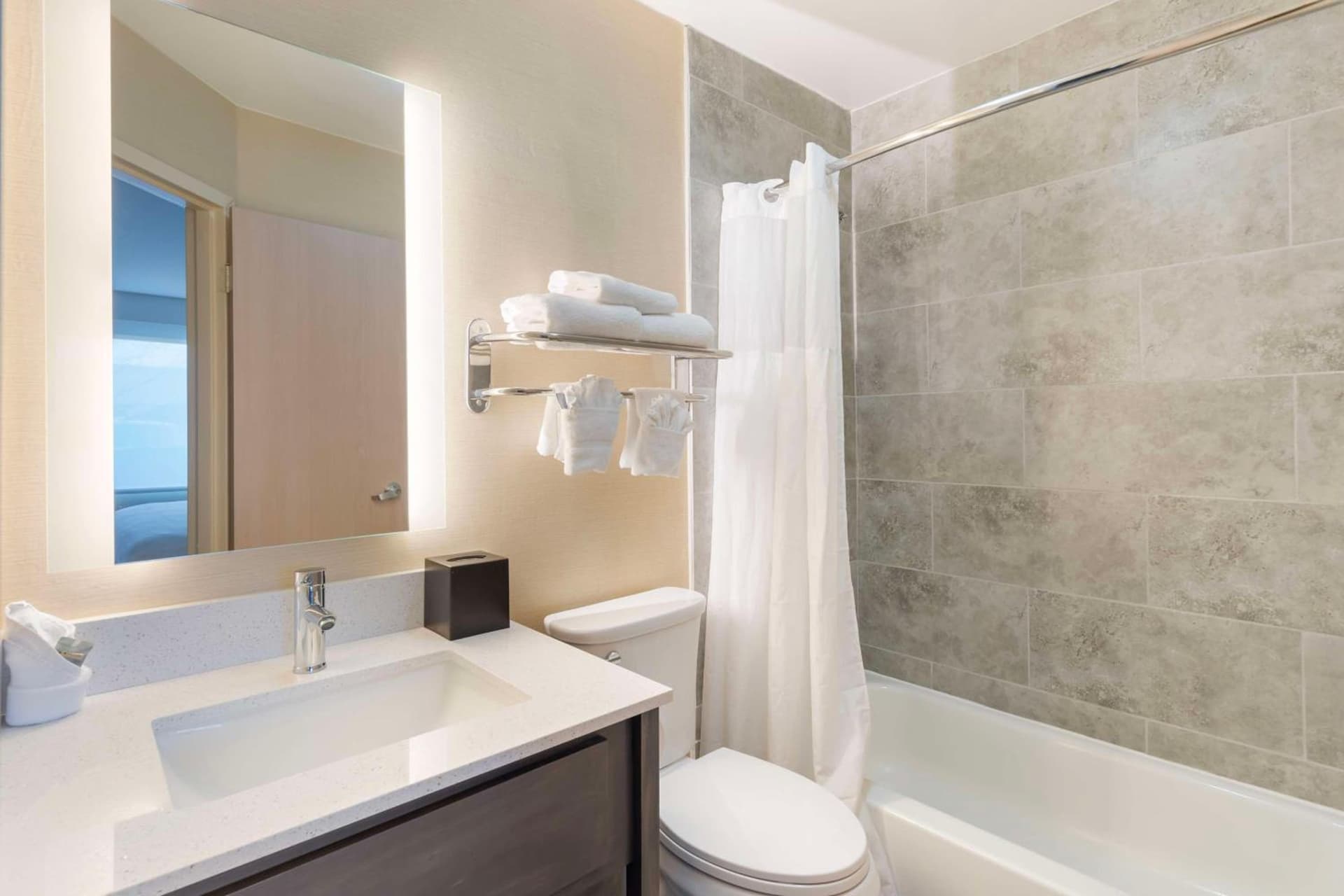 Best Western Glenview - Chicagoland Inn and Suites gallery photo in Glenview, IL — image 12