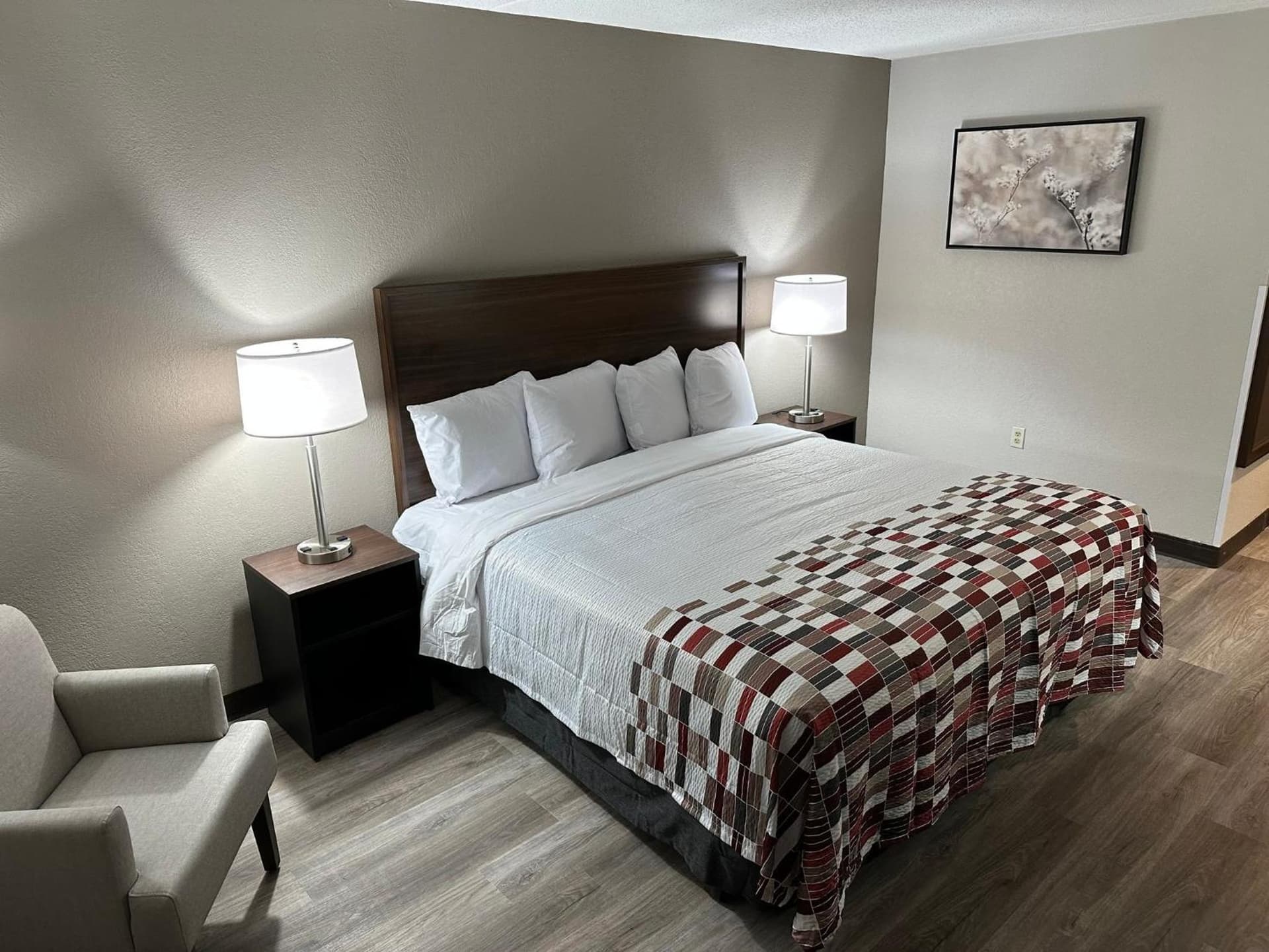 Red Roof Inn Charleston - Dunbar property views in Dunbar, WV — gallery photo 3