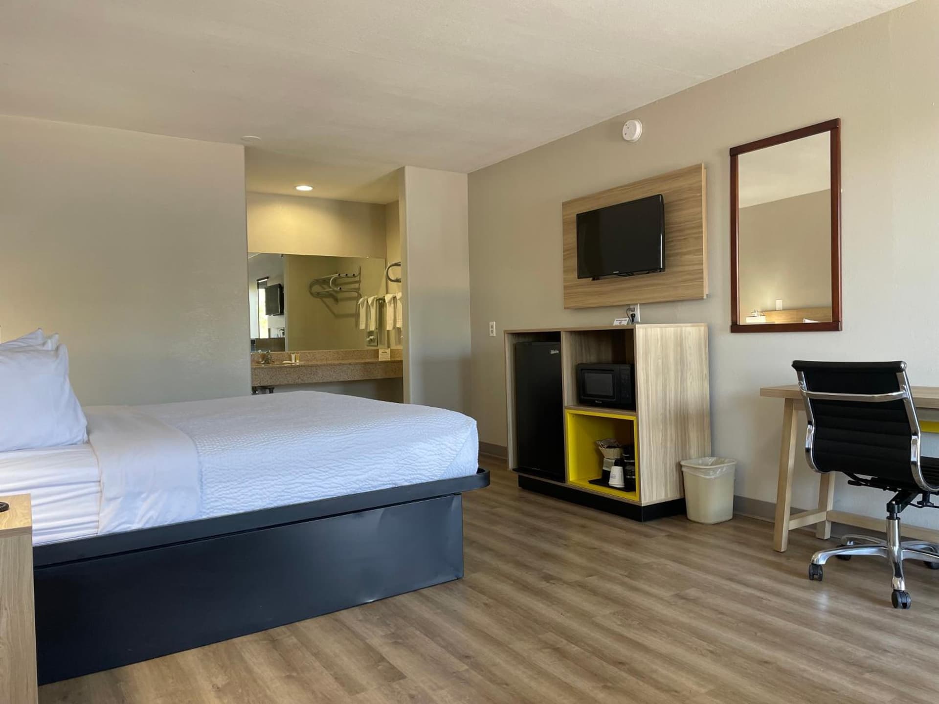 Days Inn by Wyndham Temple gallery photo in Temple, TX — image 51