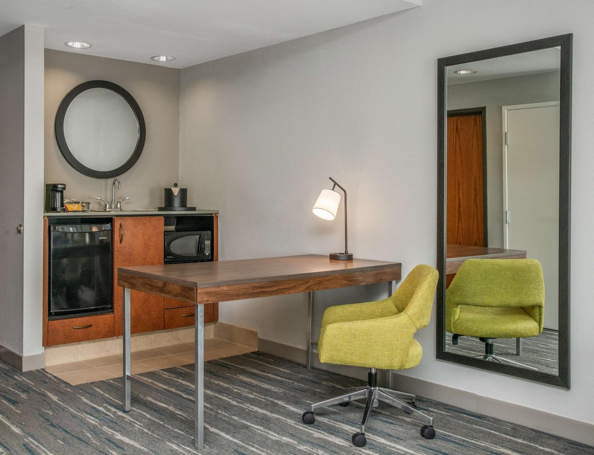 Hampton Inn & Suites Dallas-Allen interior in Allen, TX — gallery photo 2