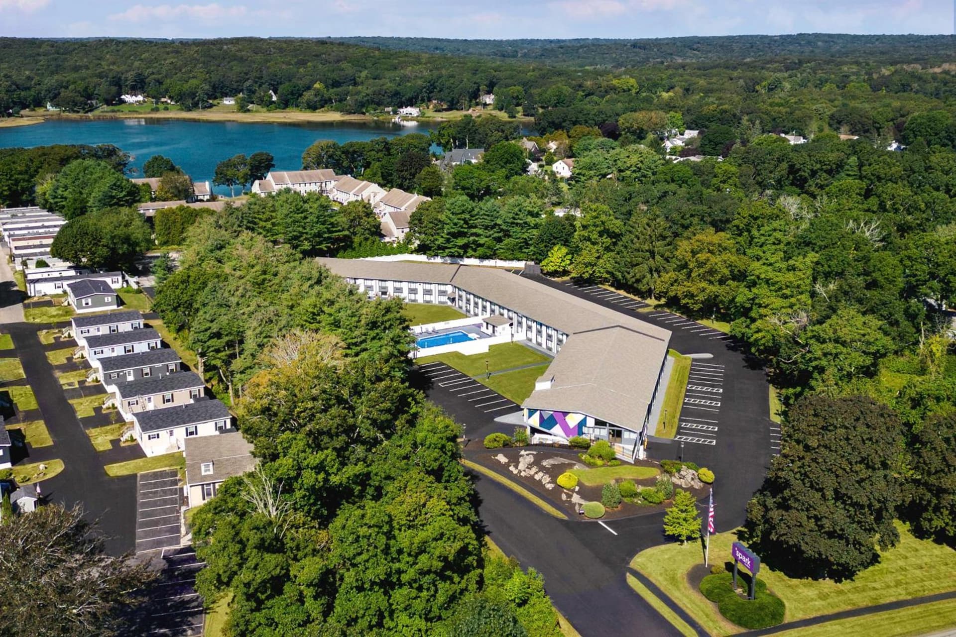 Spark By Hilton Mystic Groton featured exterior or lobby in Mystic, CT — similar hotel