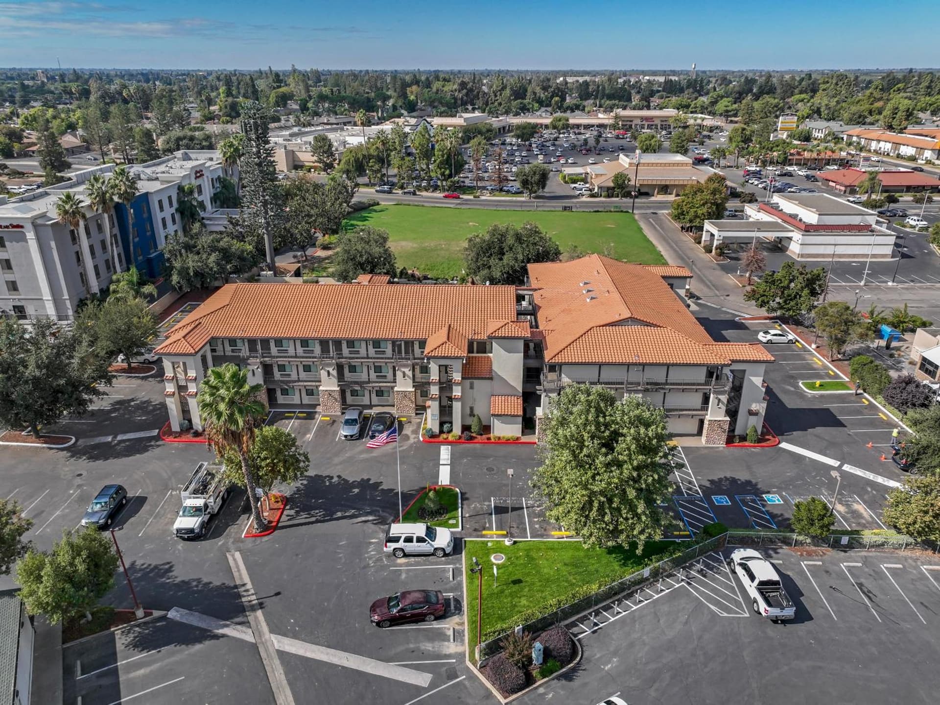 Hillstone Inn Tulare, an Ascend Collection Hotel gallery photo in Tulare, CA — image 4