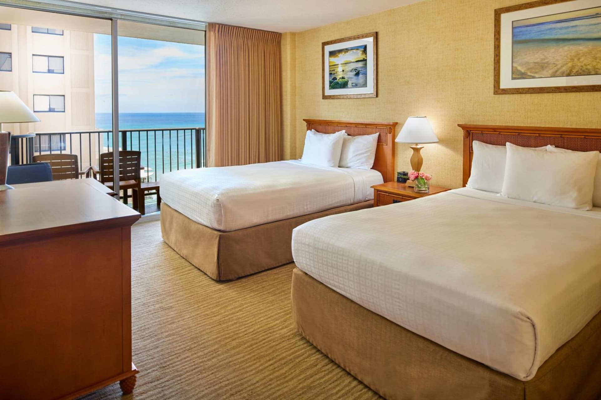 Waikiki Resort Hotel gallery photo in Honolulu, HI — image 6