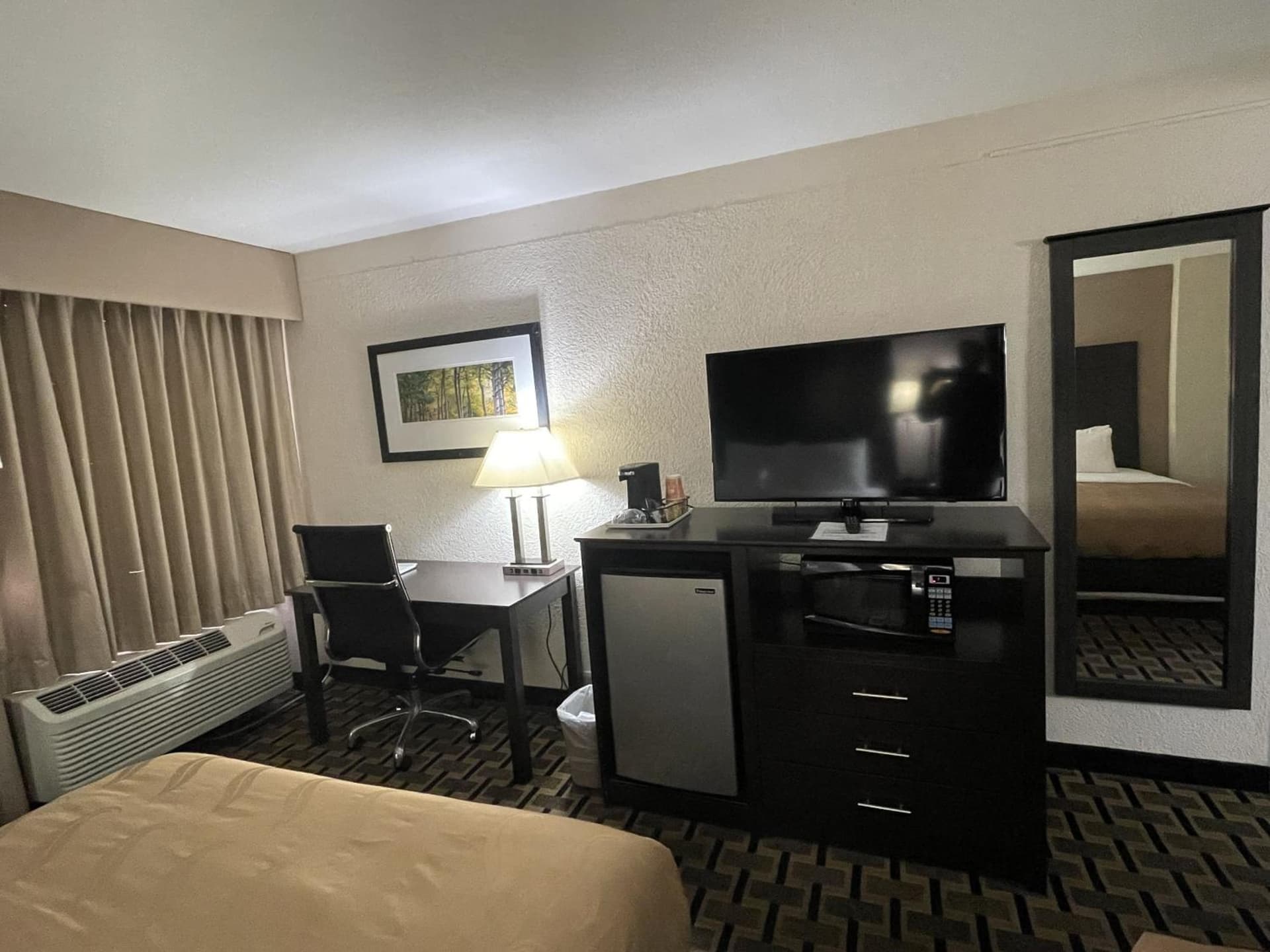 Quality Inn & Suites Cincinnati Downtown Area gallery photo in Cincinnati, OH — image 25