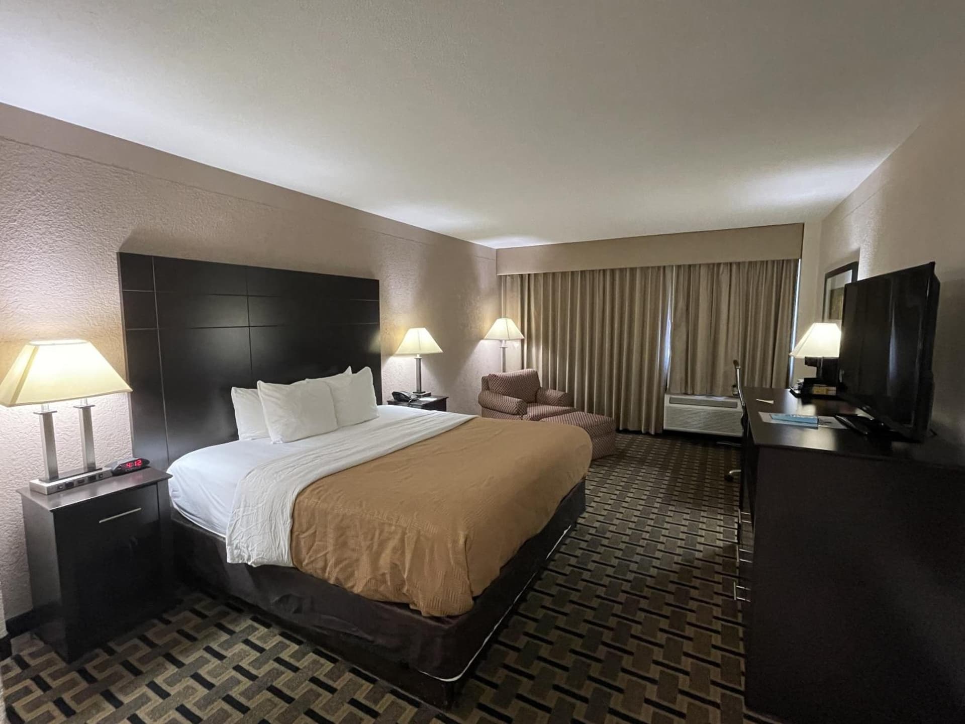Quality Inn & Suites Cincinnati Downtown Area gallery photo in Cincinnati, OH — image 9